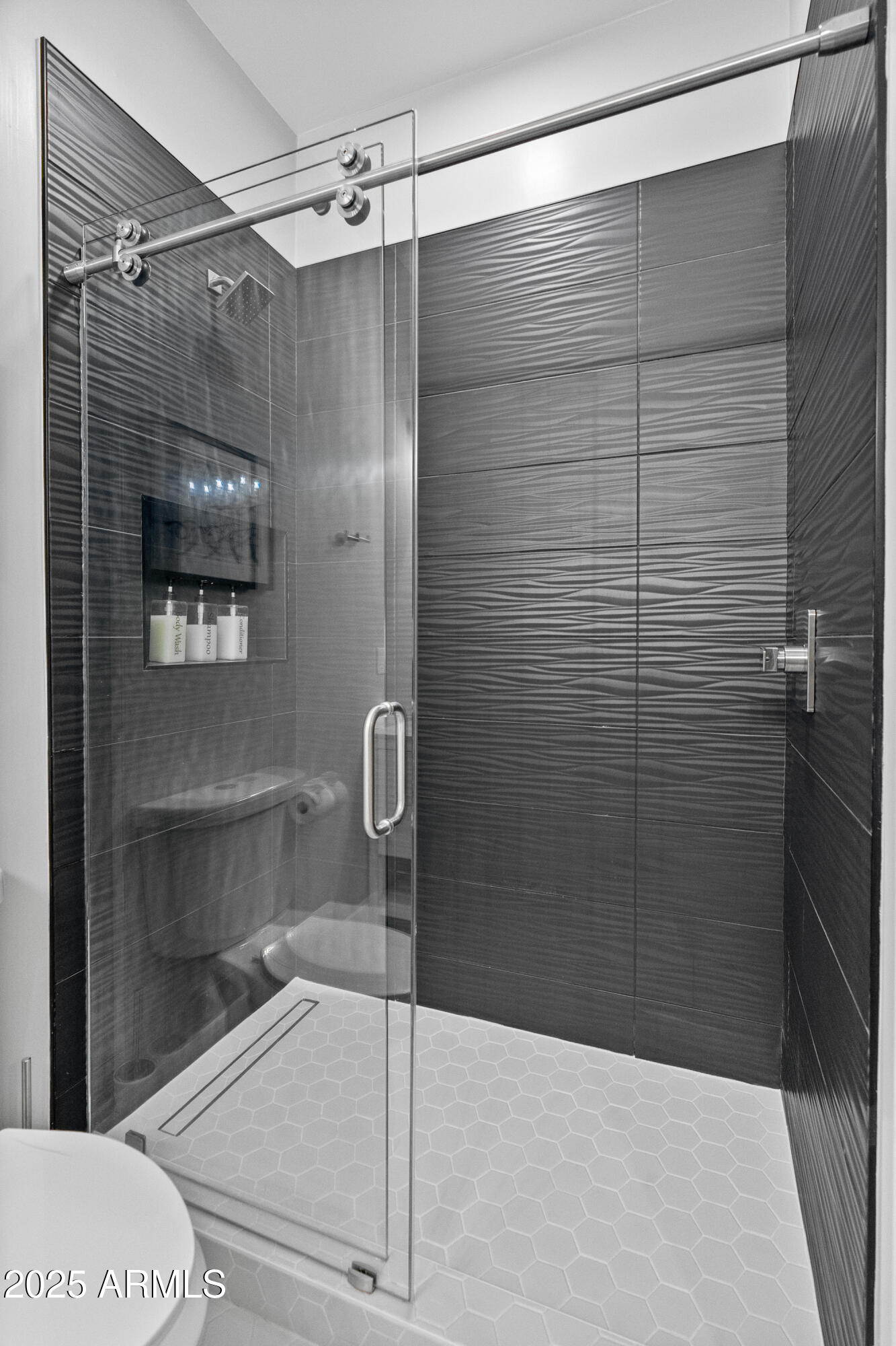 6715 E MONTECITO Avenue