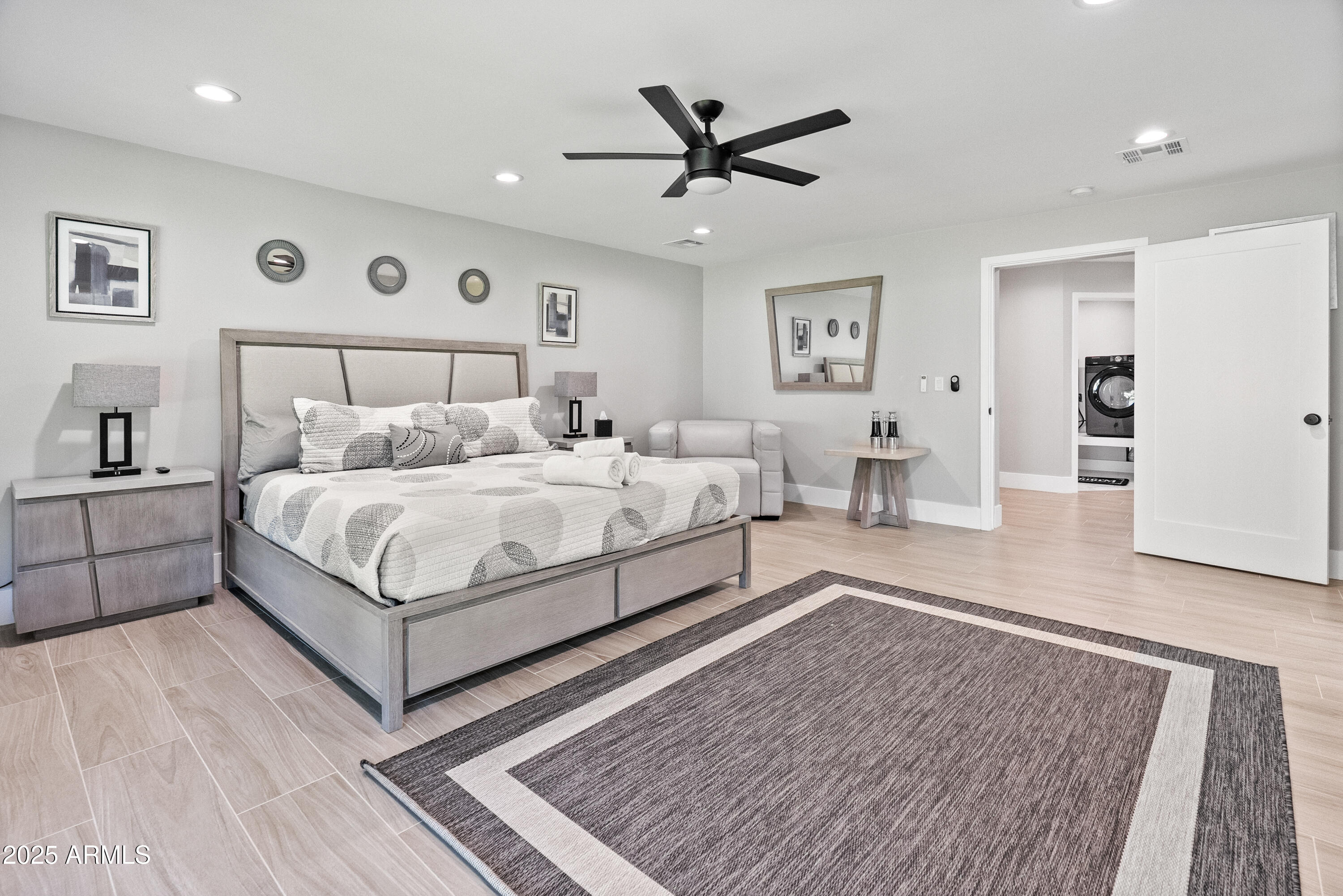 6715 E MONTECITO Avenue