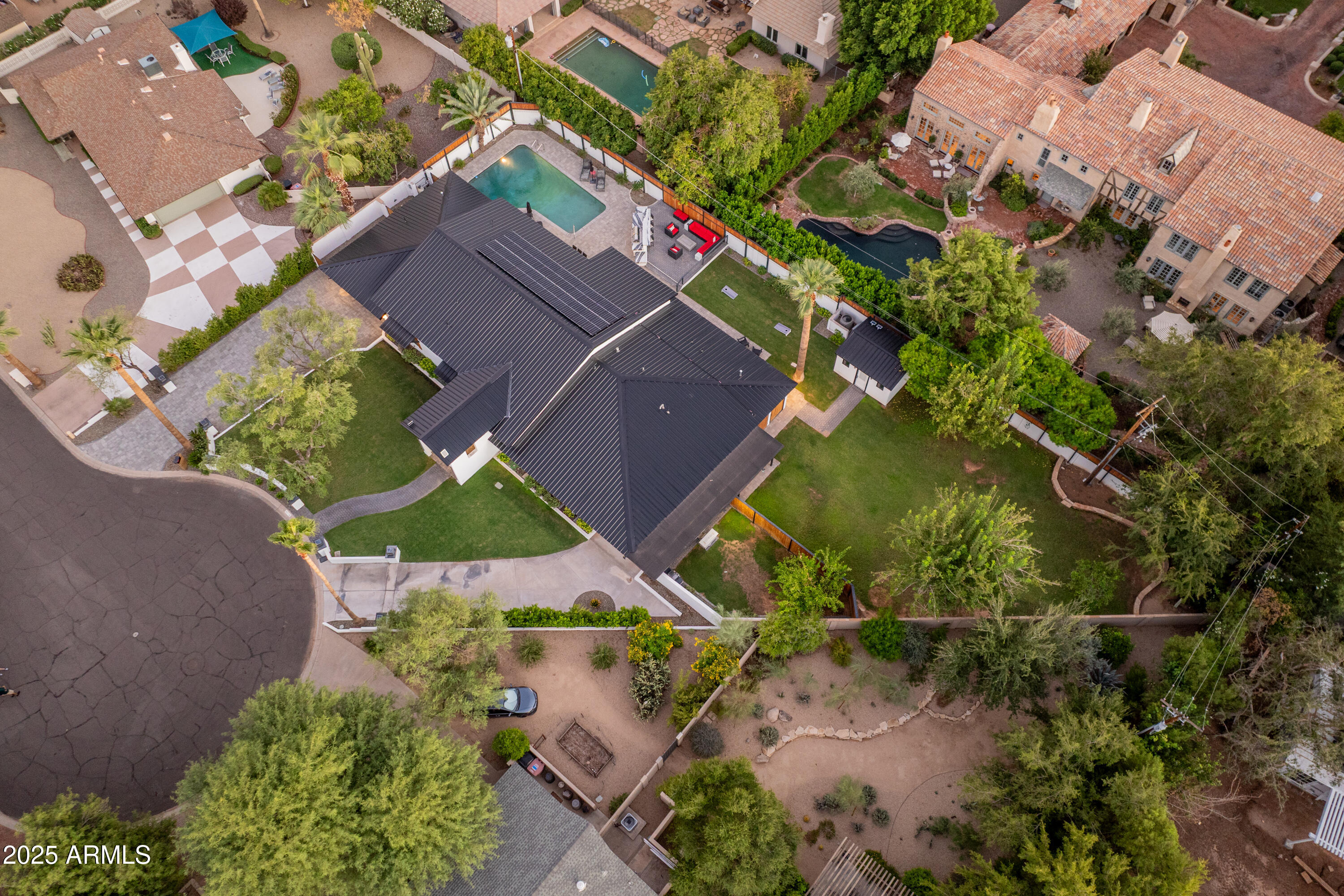 6715 E MONTECITO Avenue