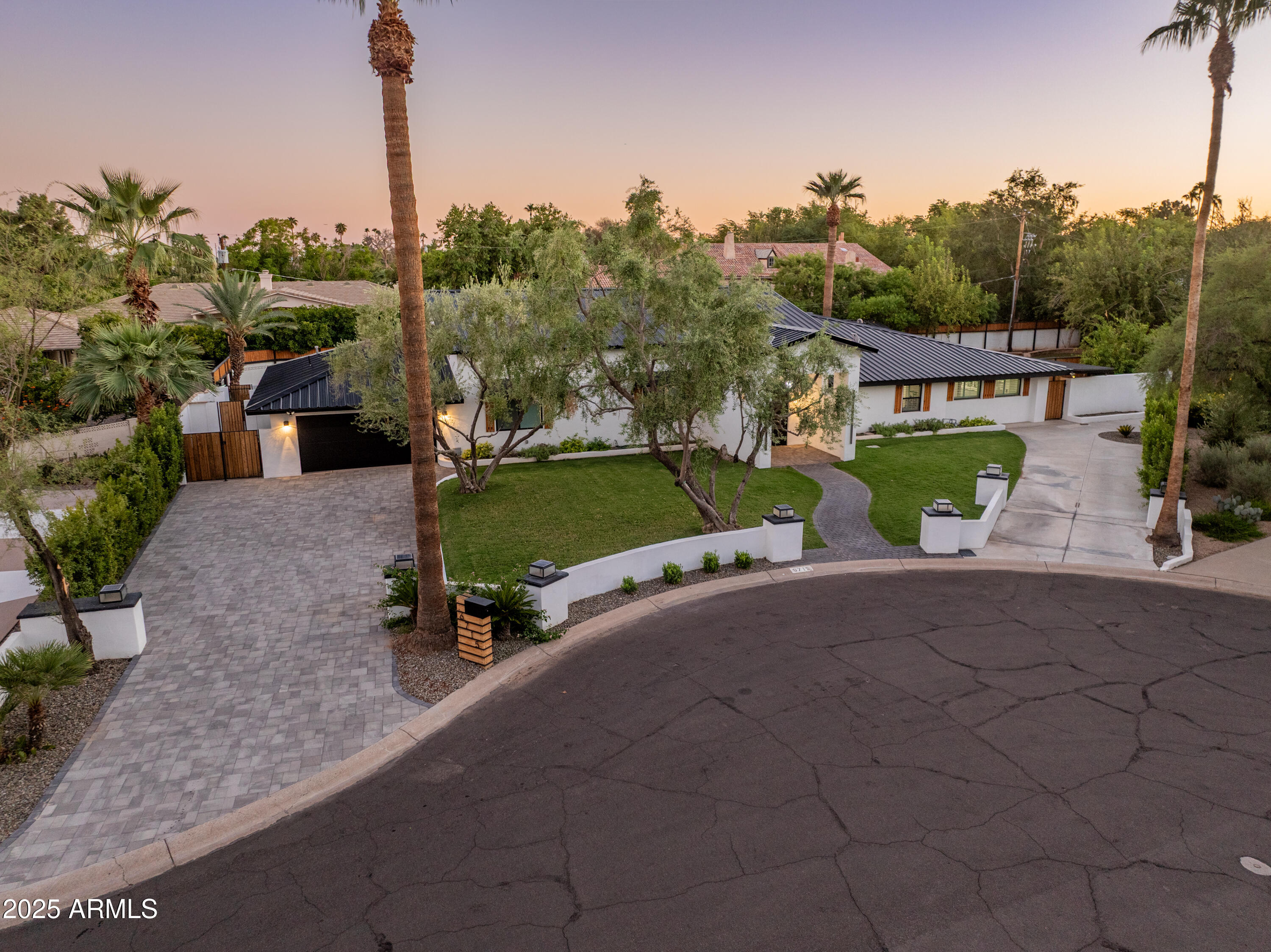 6715 E MONTECITO Avenue