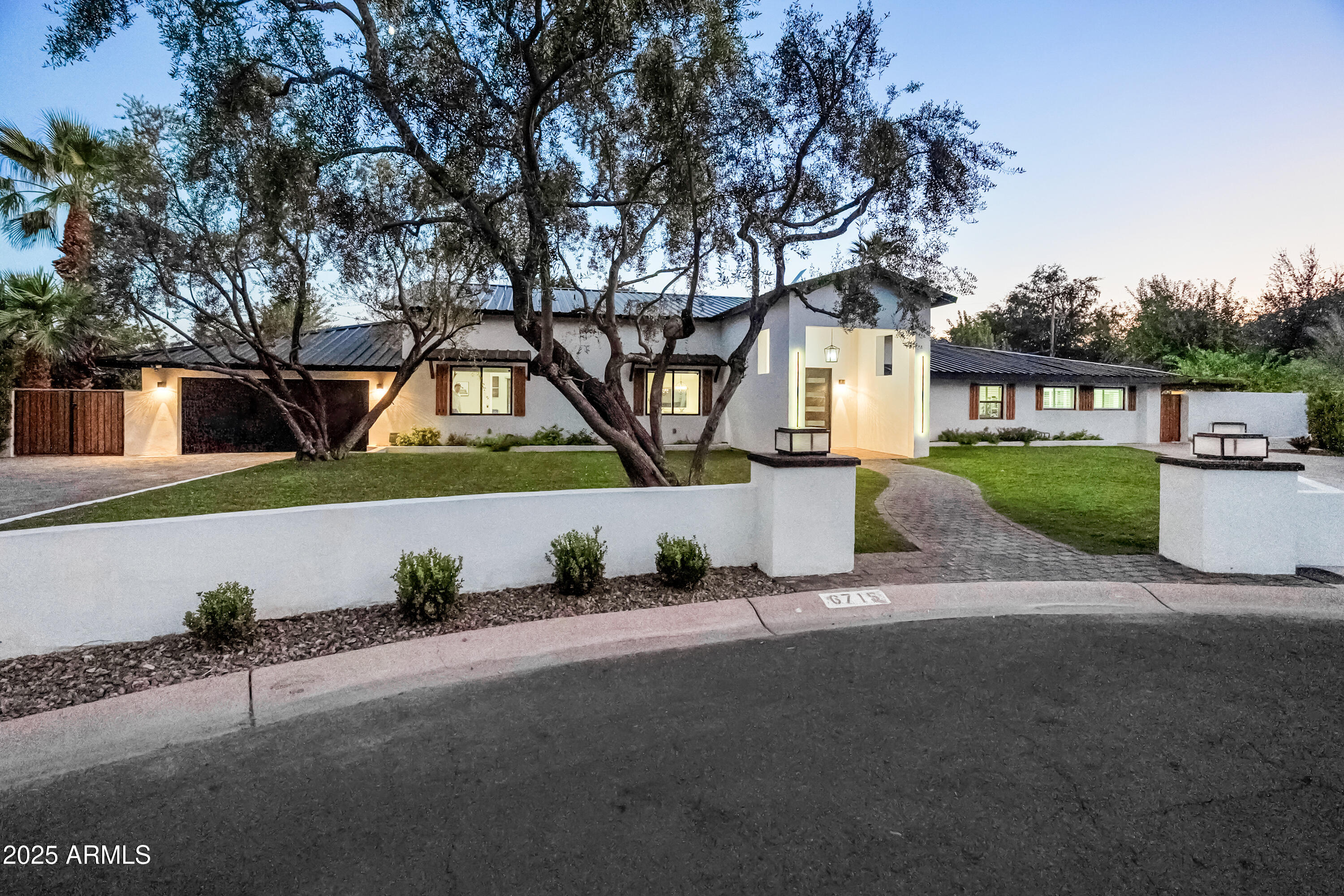 6715 E MONTECITO Avenue