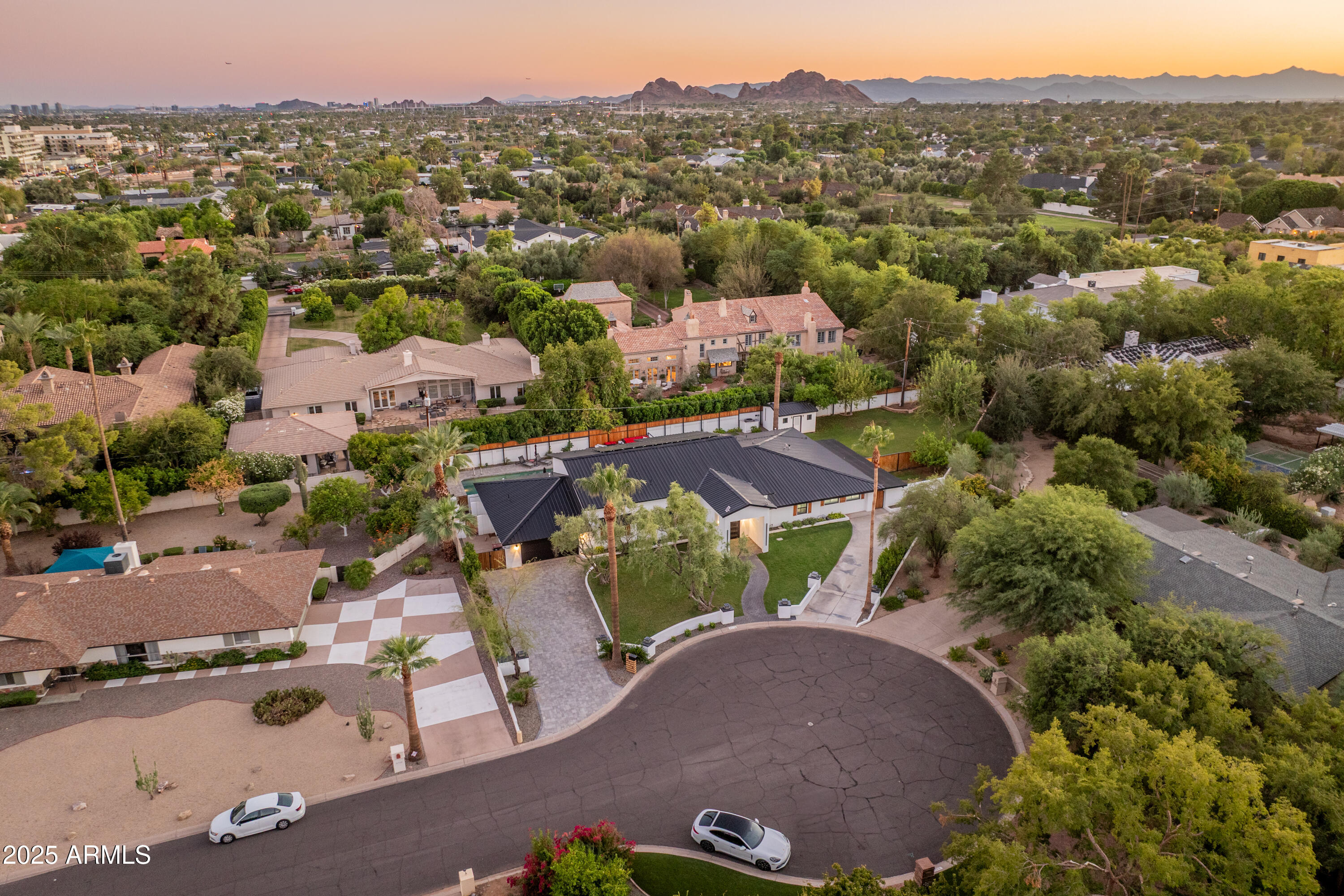 6715 E MONTECITO Avenue