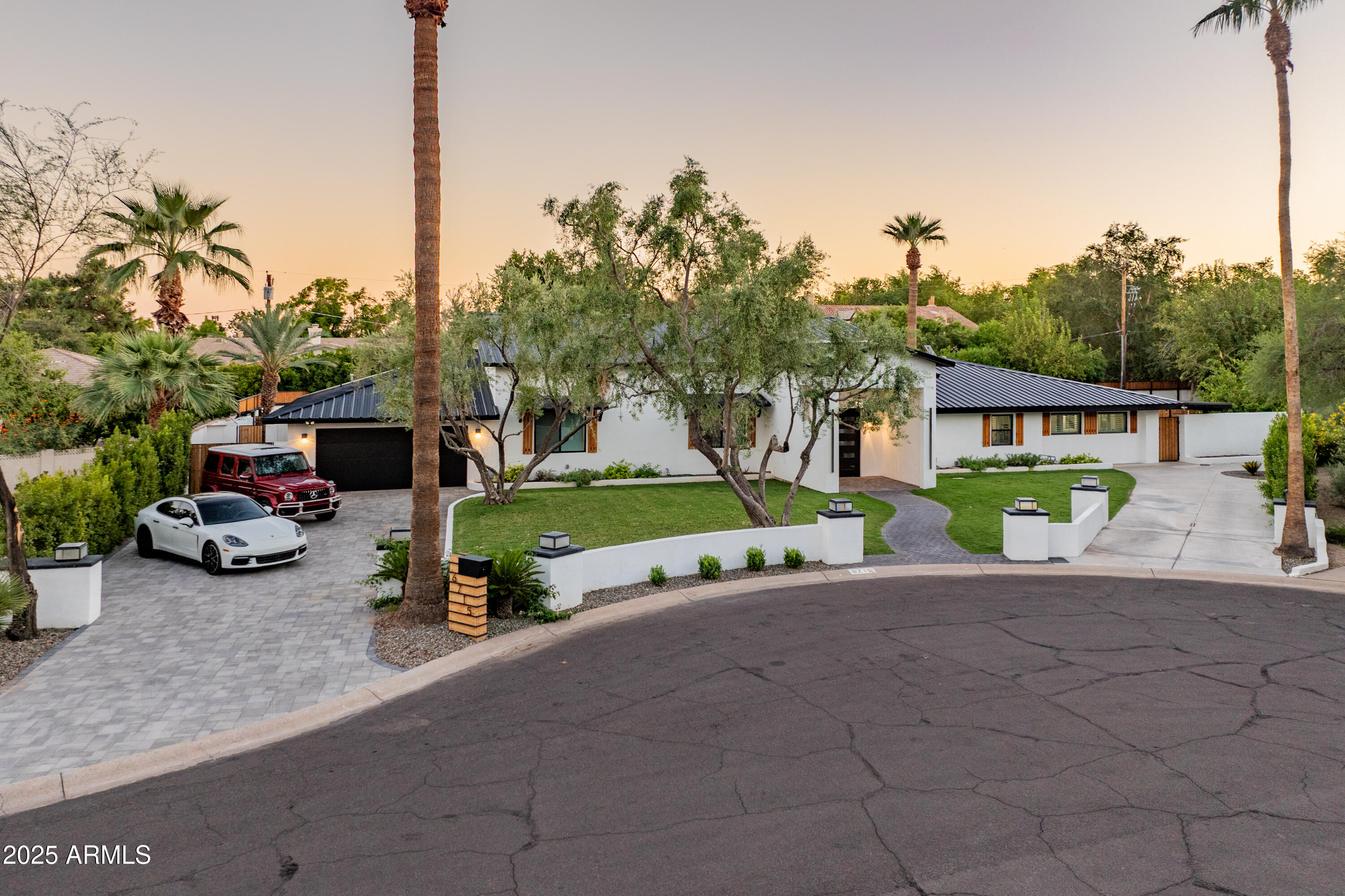 6715 E MONTECITO Avenue