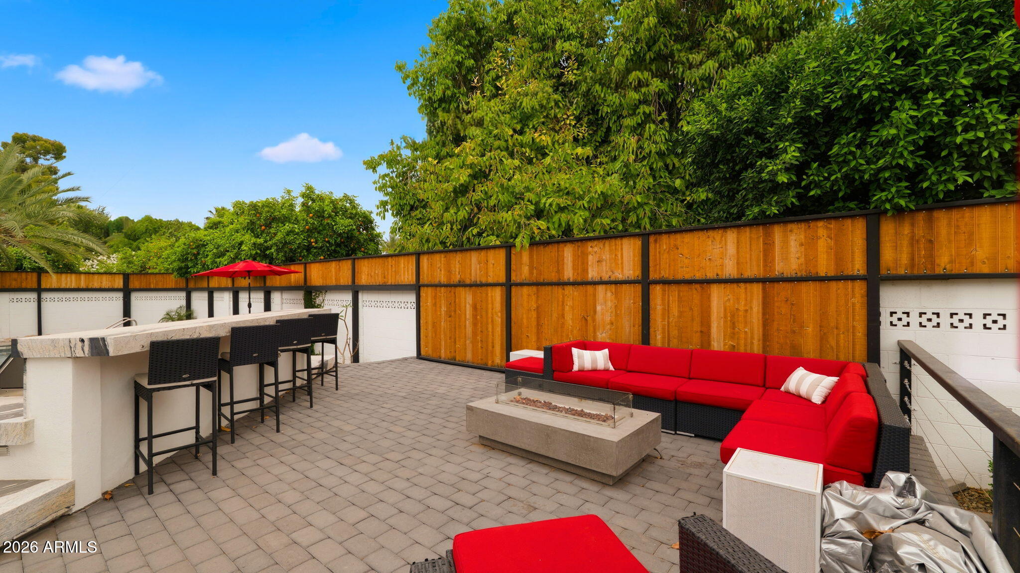 6715 E MONTECITO Avenue