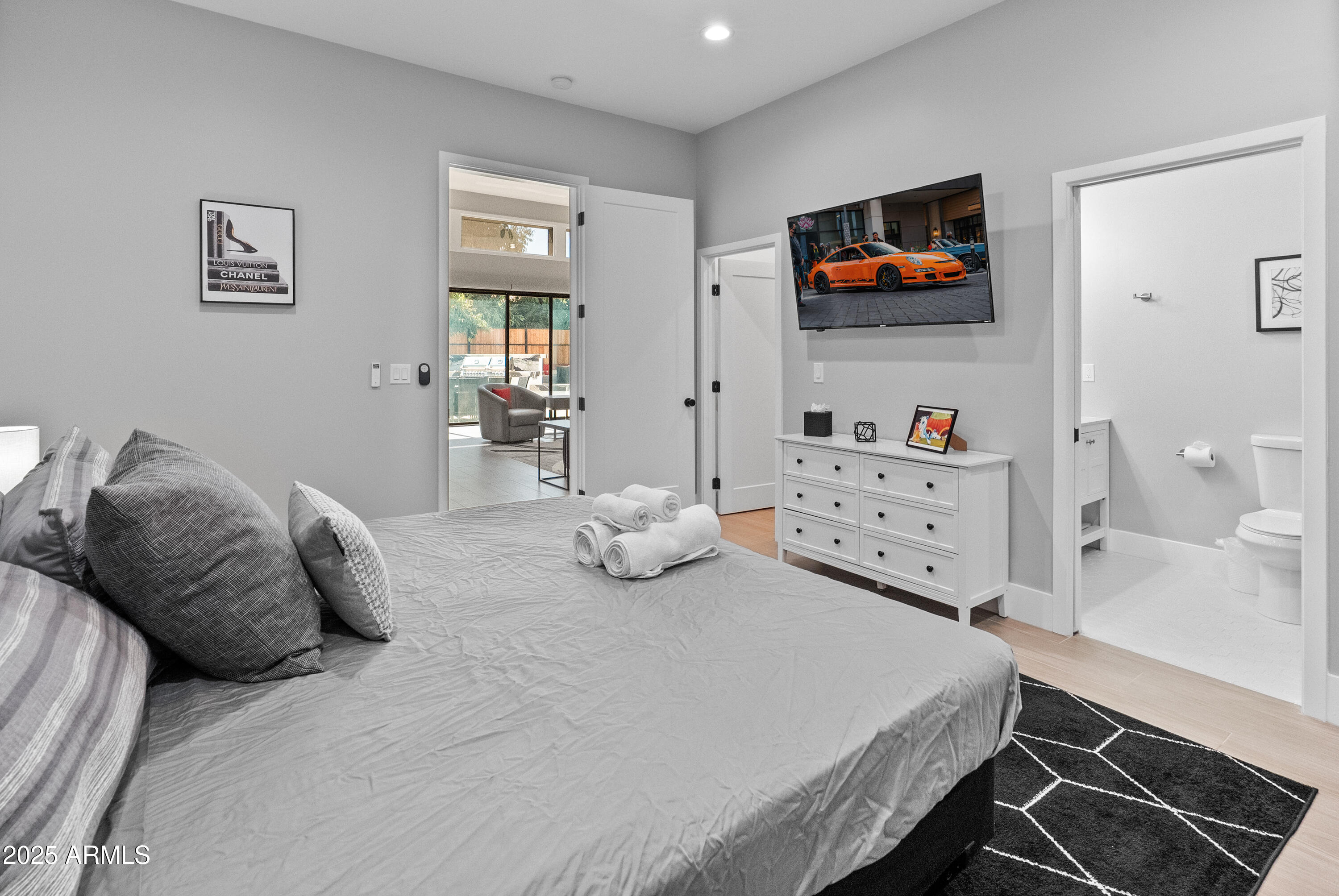 6715 E MONTECITO Avenue