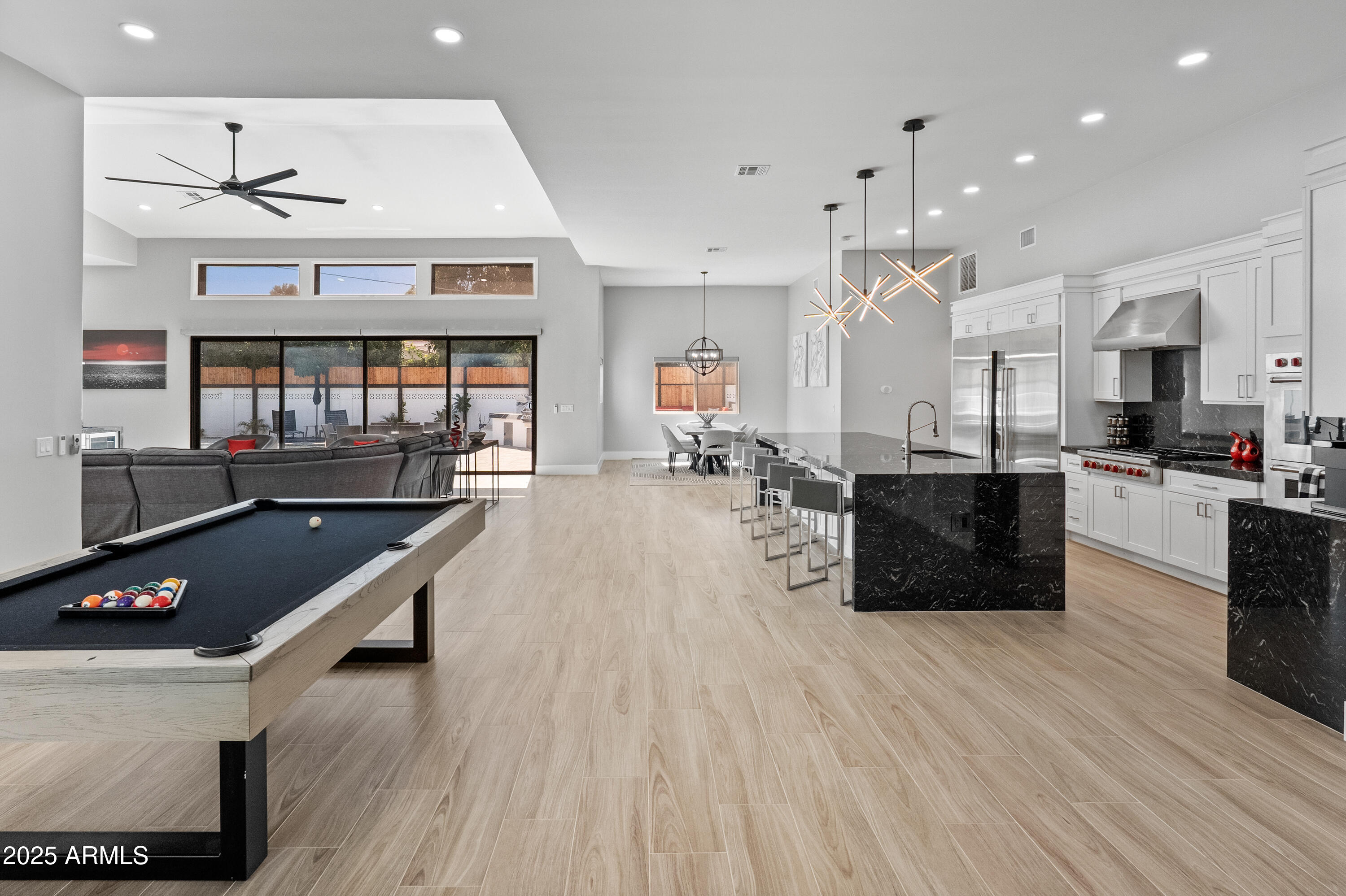 6715 E MONTECITO Avenue