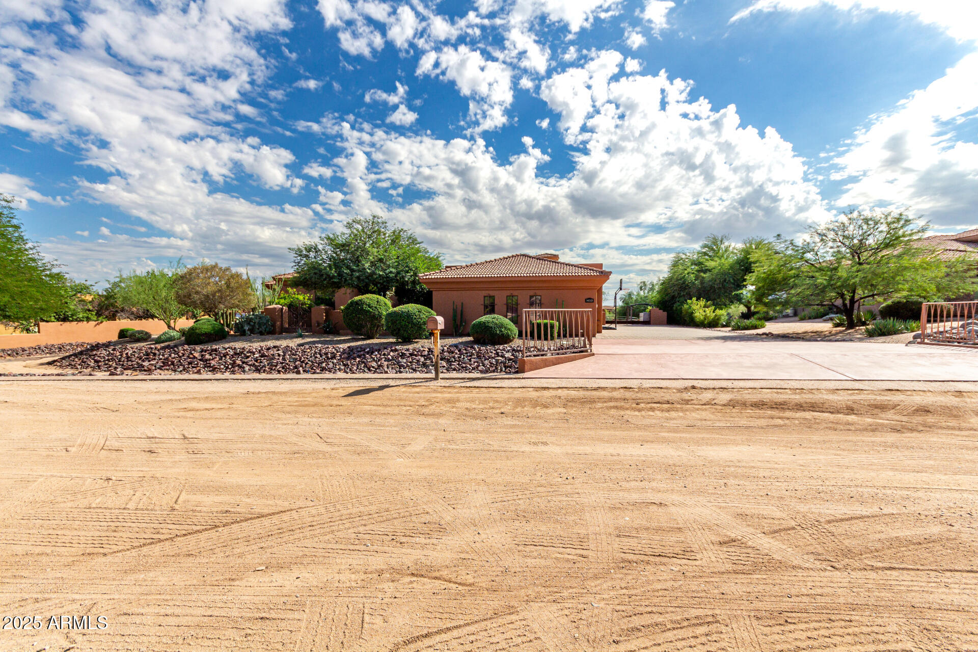 14521 E DESERT VISTA Trail