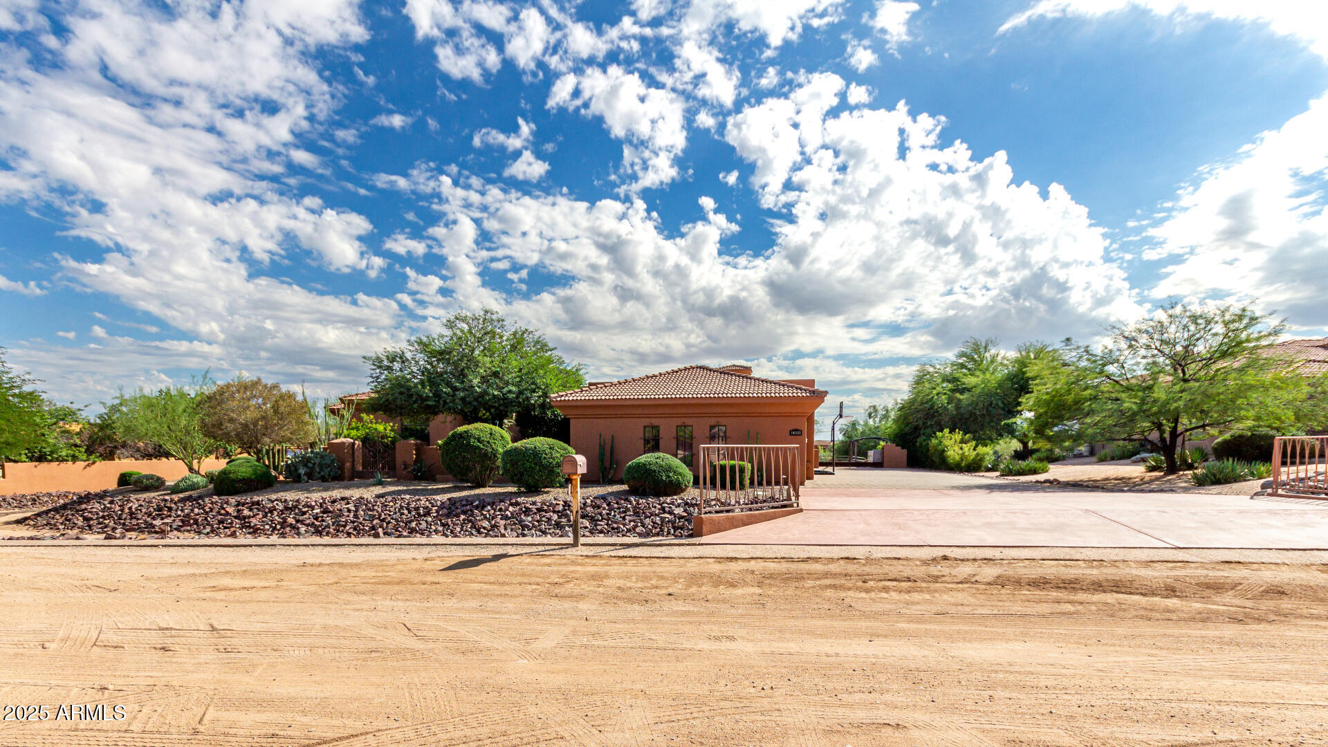 14521 E DESERT VISTA Trail