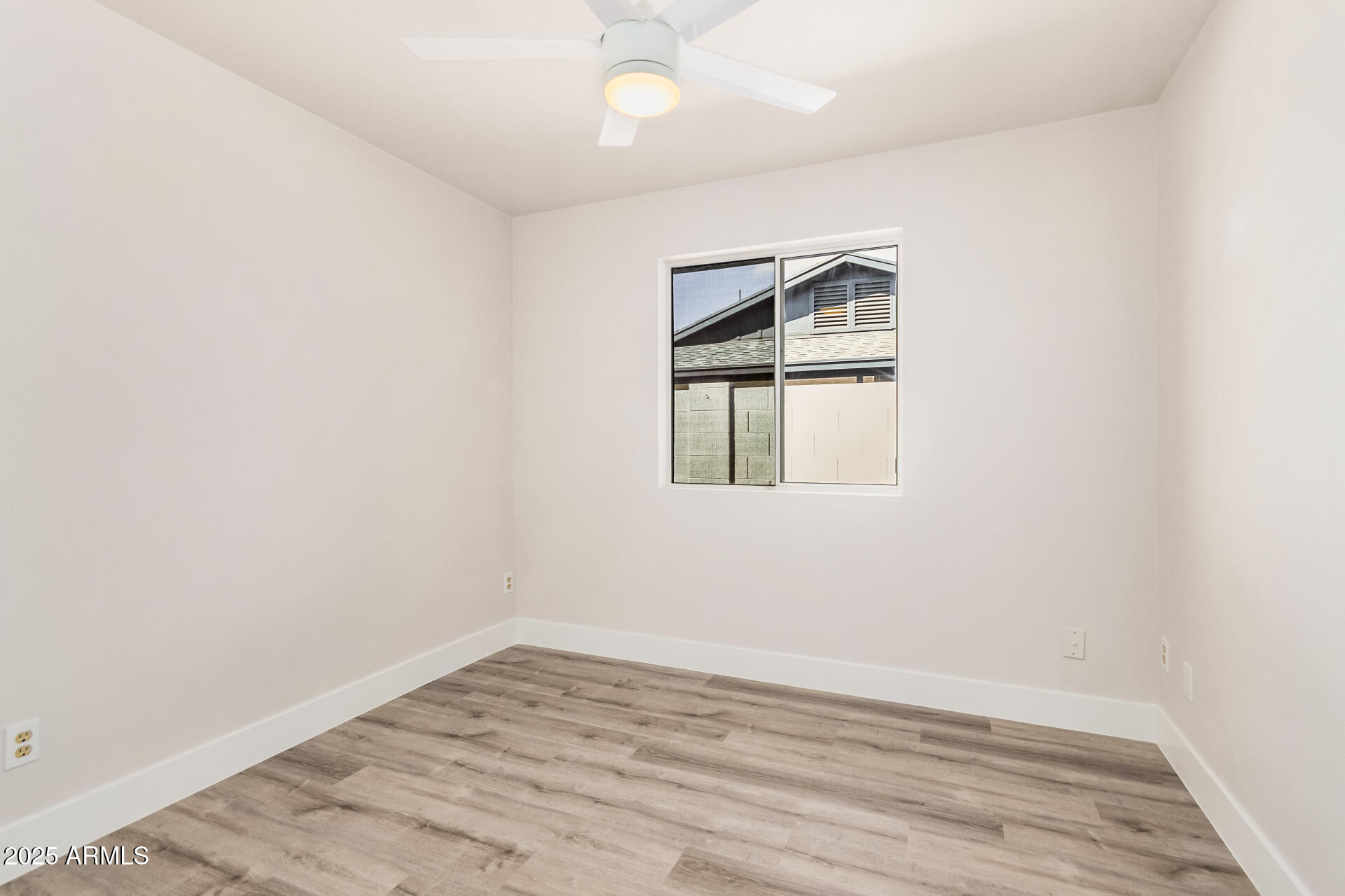 2349 W CONCHO Avenue