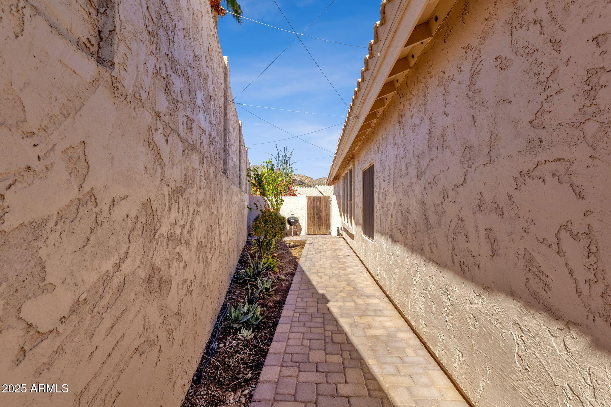 621 E GOLDENROD Street, Phoenix