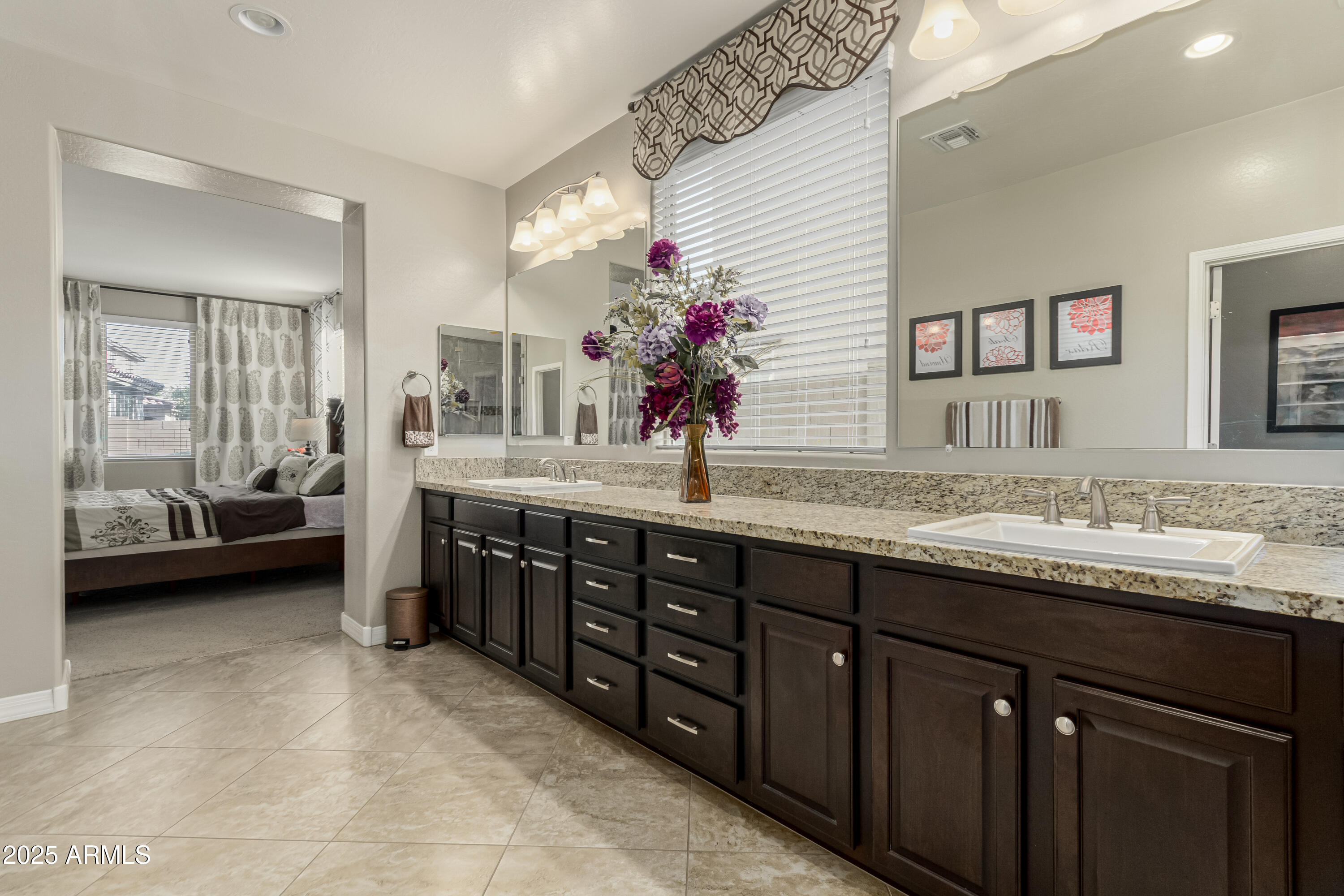 9747 W SANDS Drive, Peoria