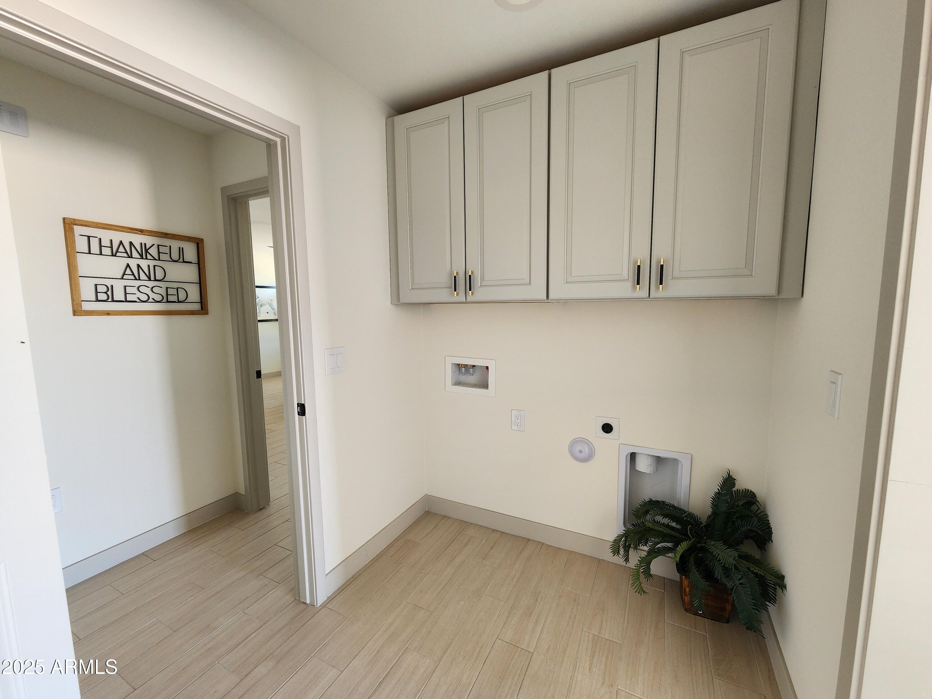 36915 W MONROE Street