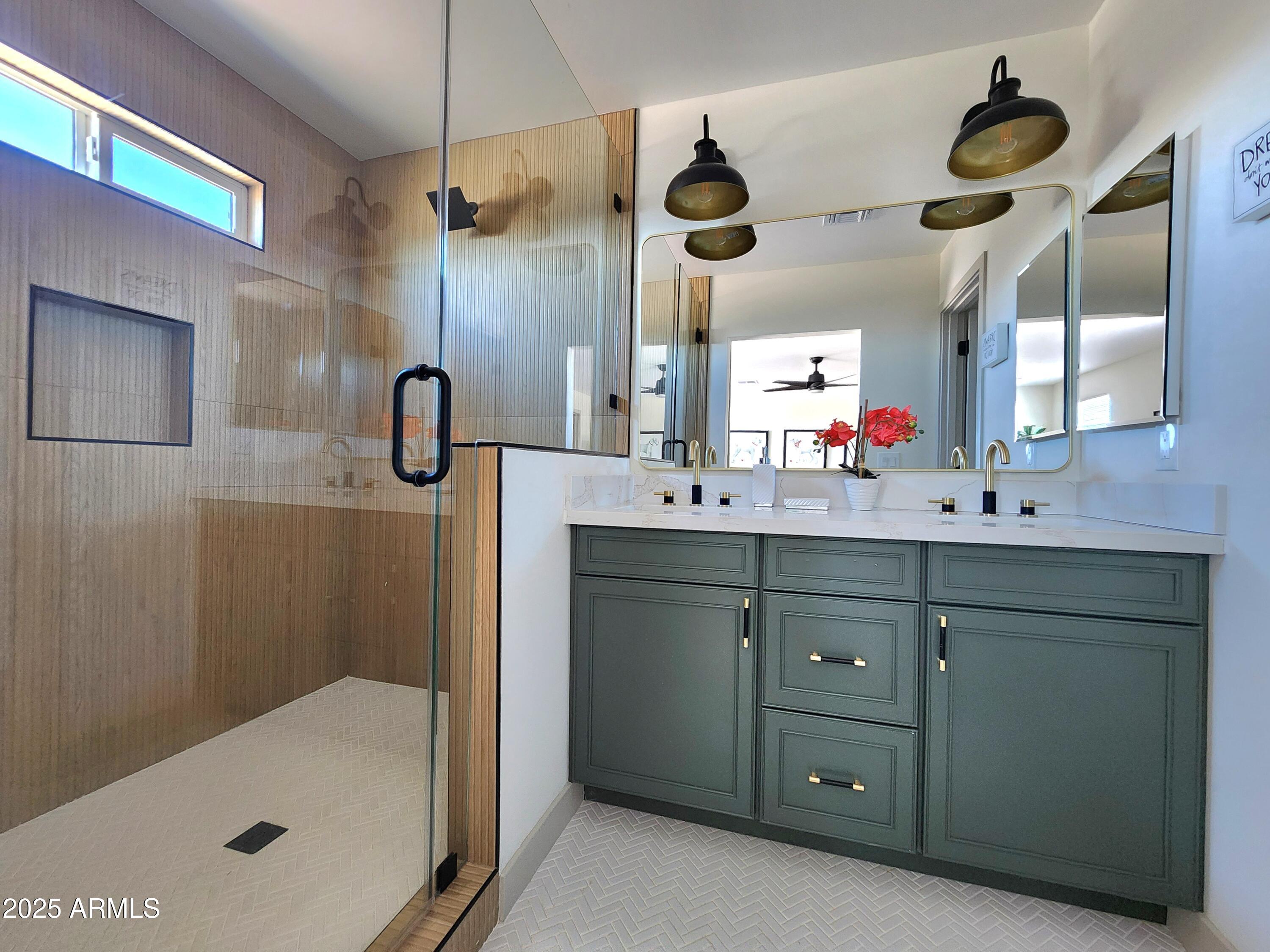 36915 W MONROE Street