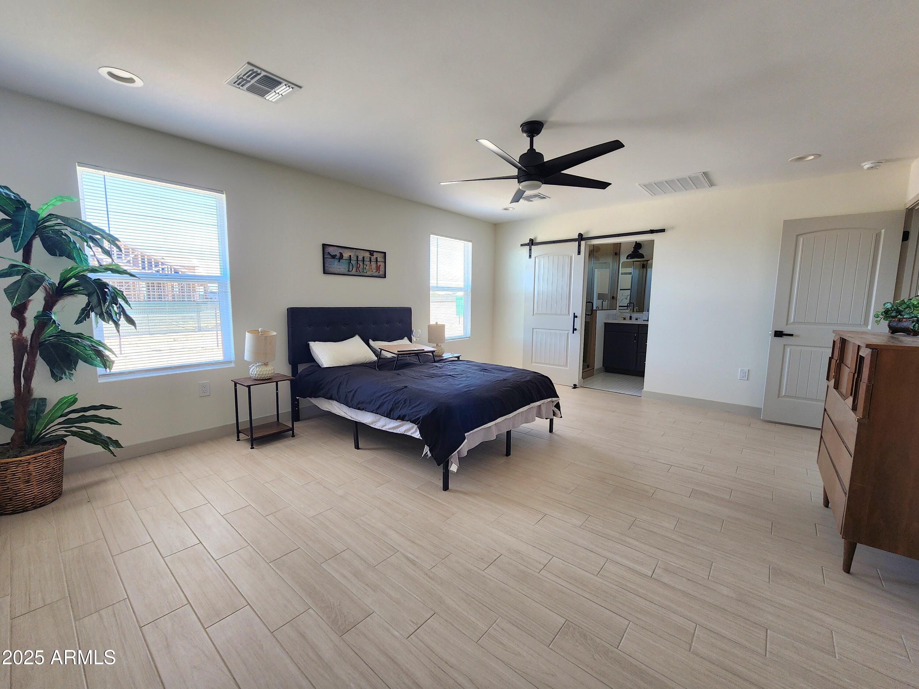 36915 W MONROE Street