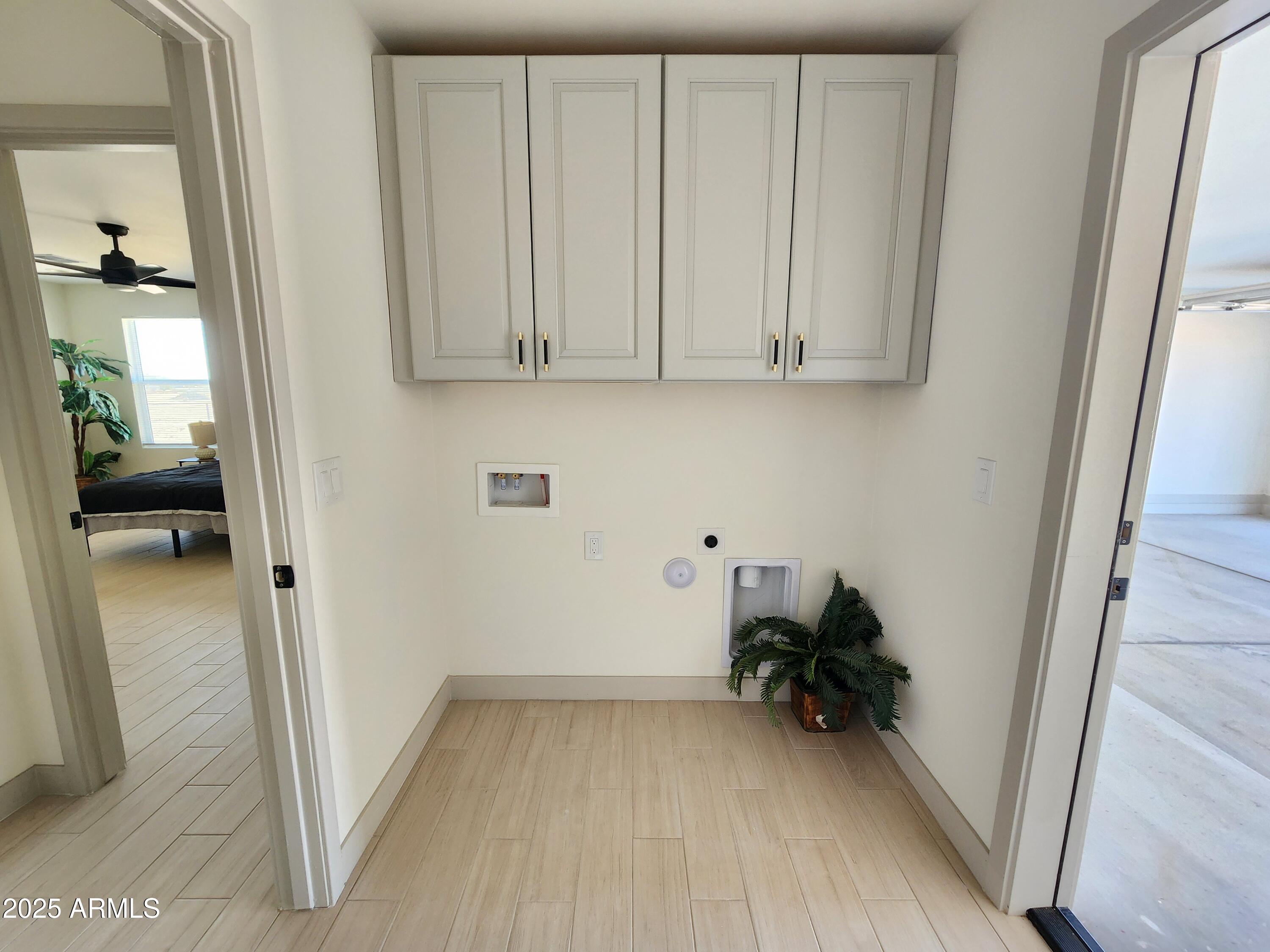 36915 W MONROE Street