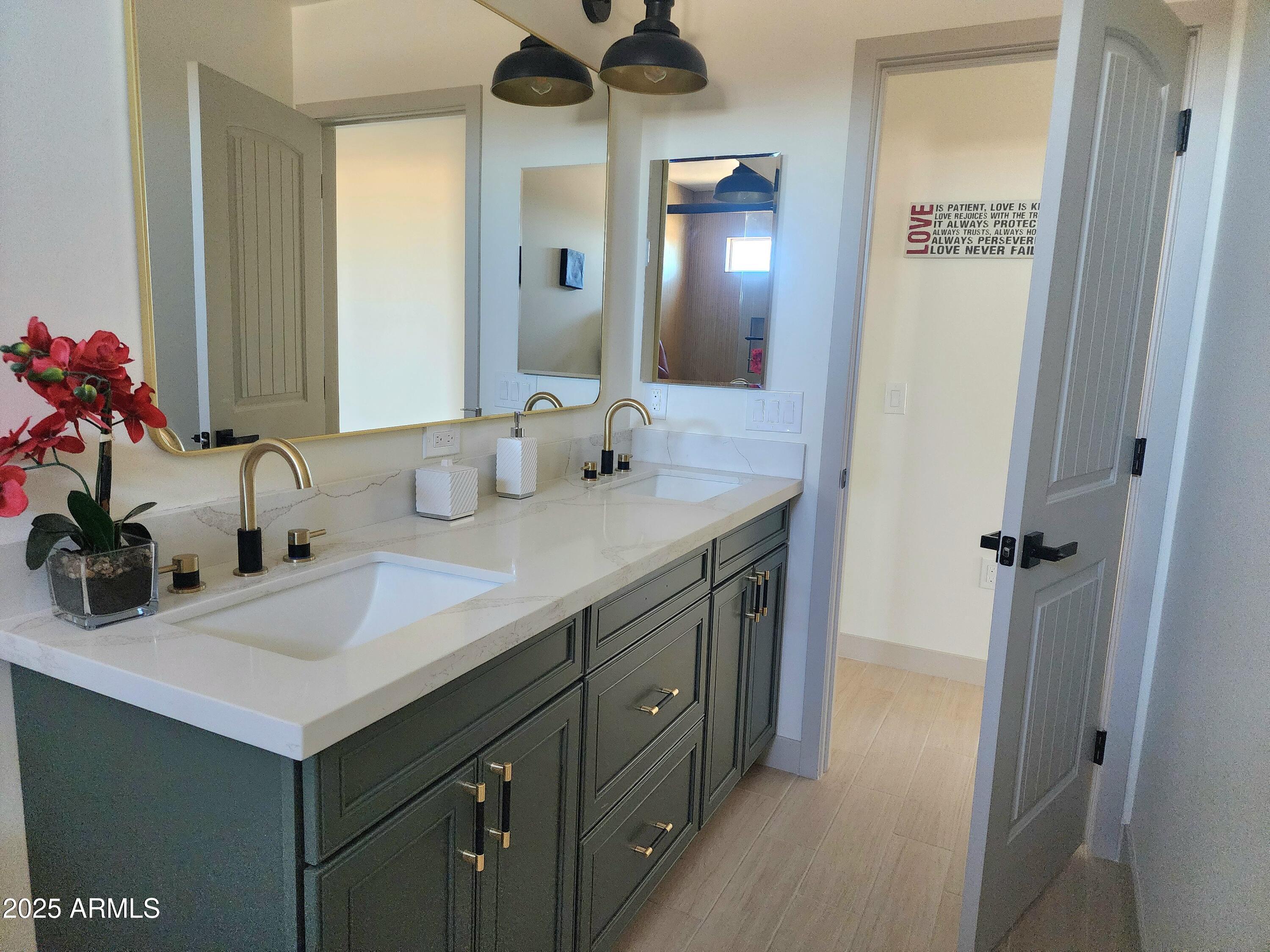 36915 W MONROE Street