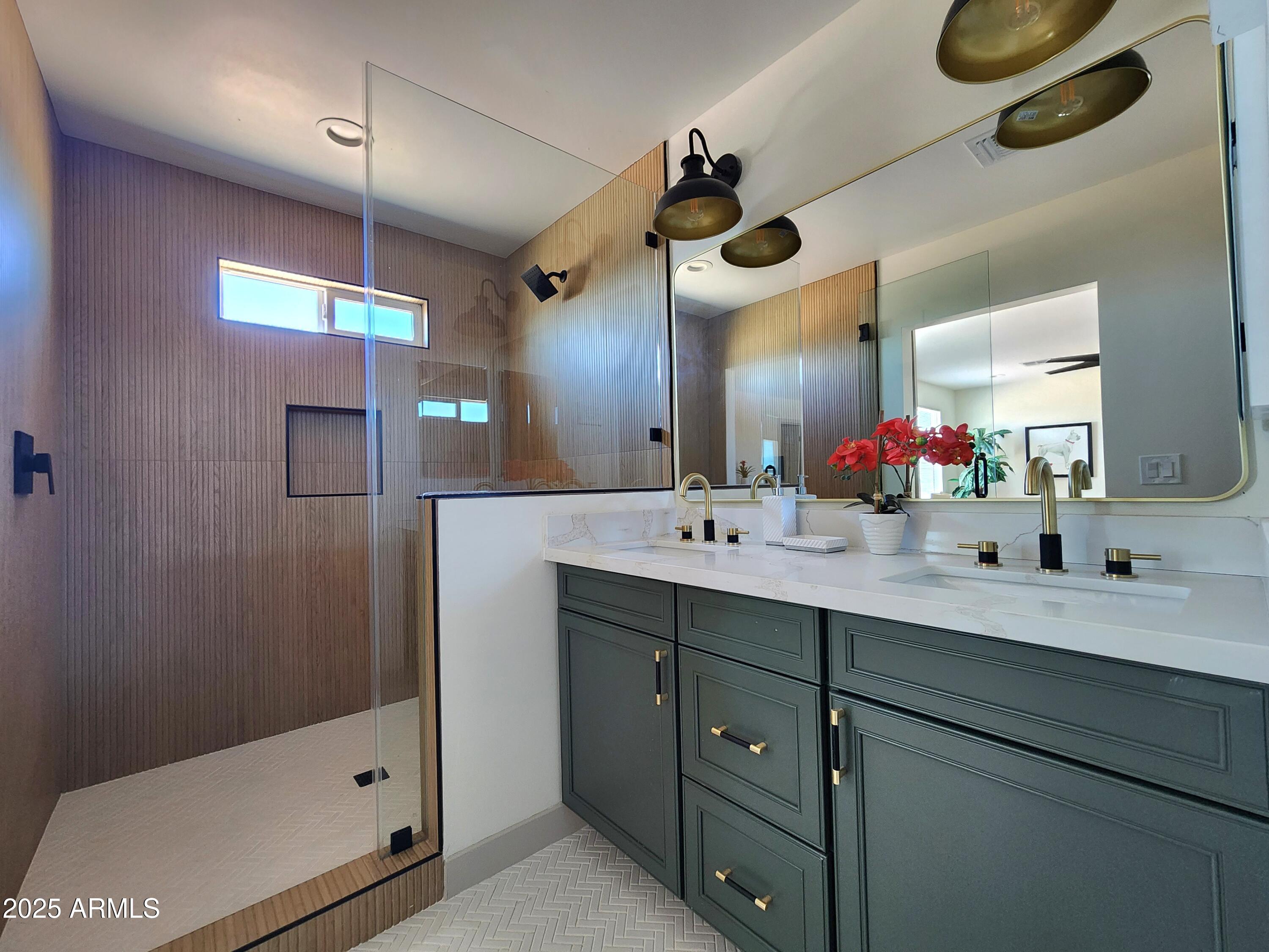 36915 W MONROE Street