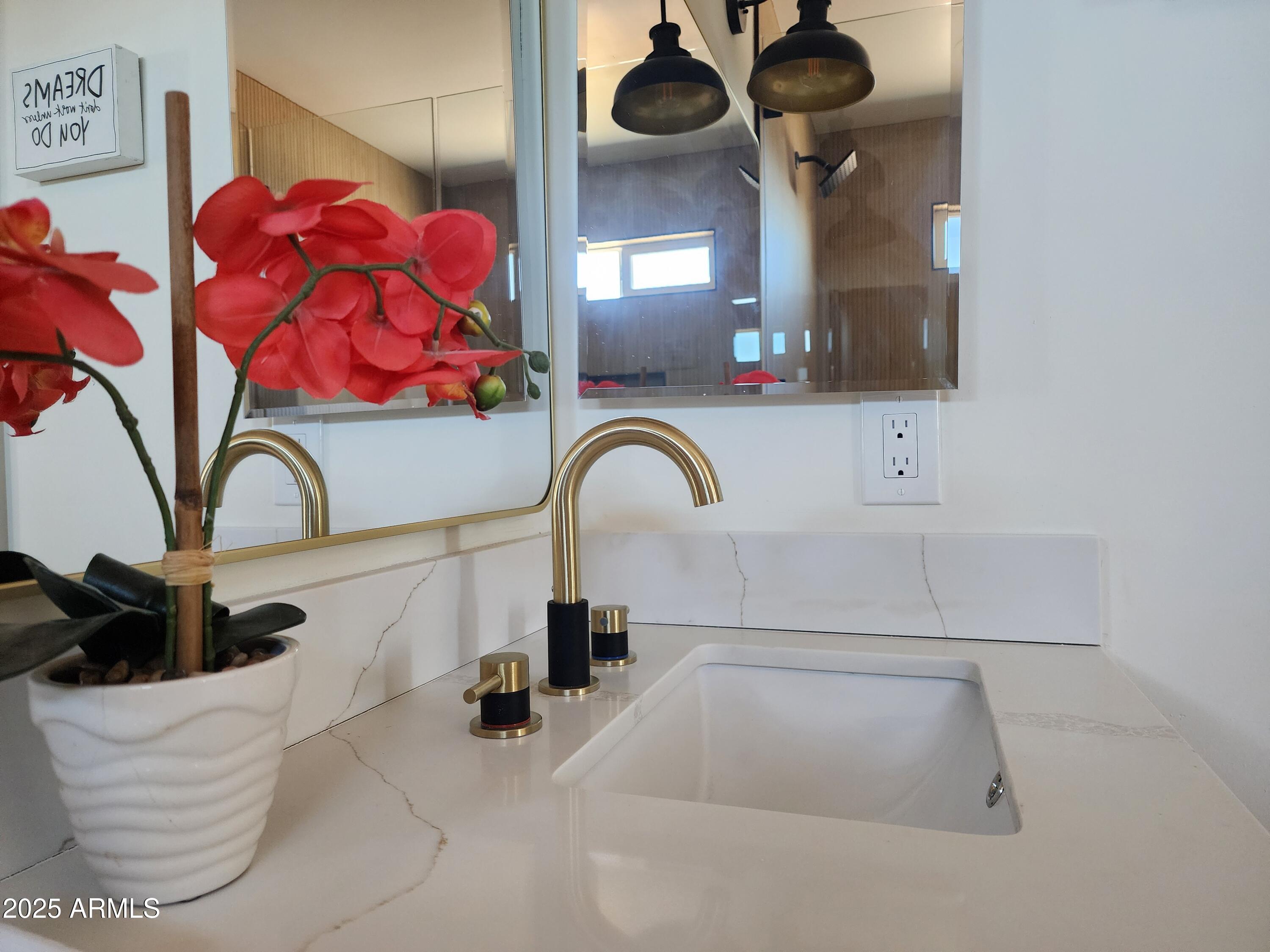 36915 W MONROE Street