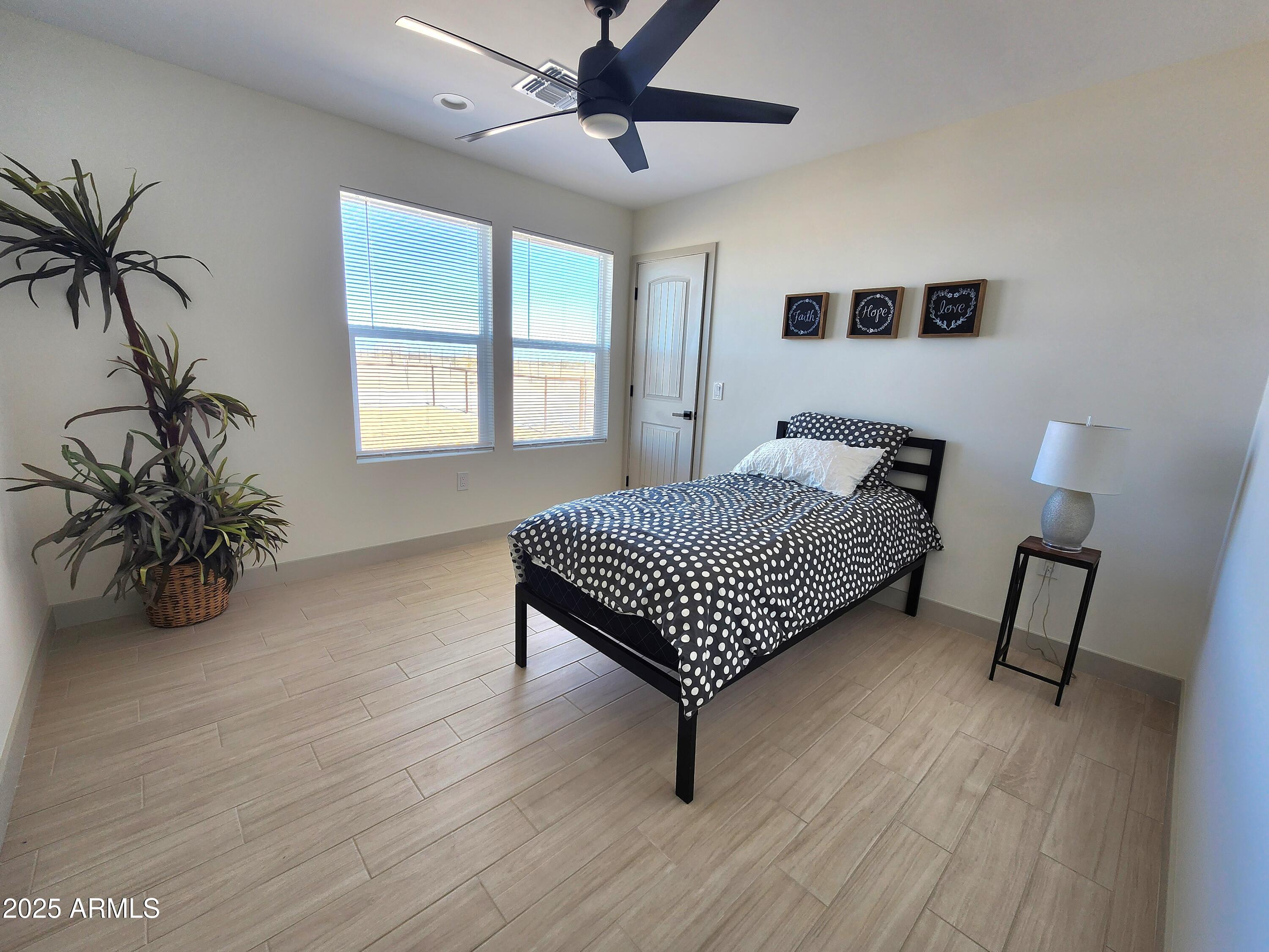 36915 W MONROE Street