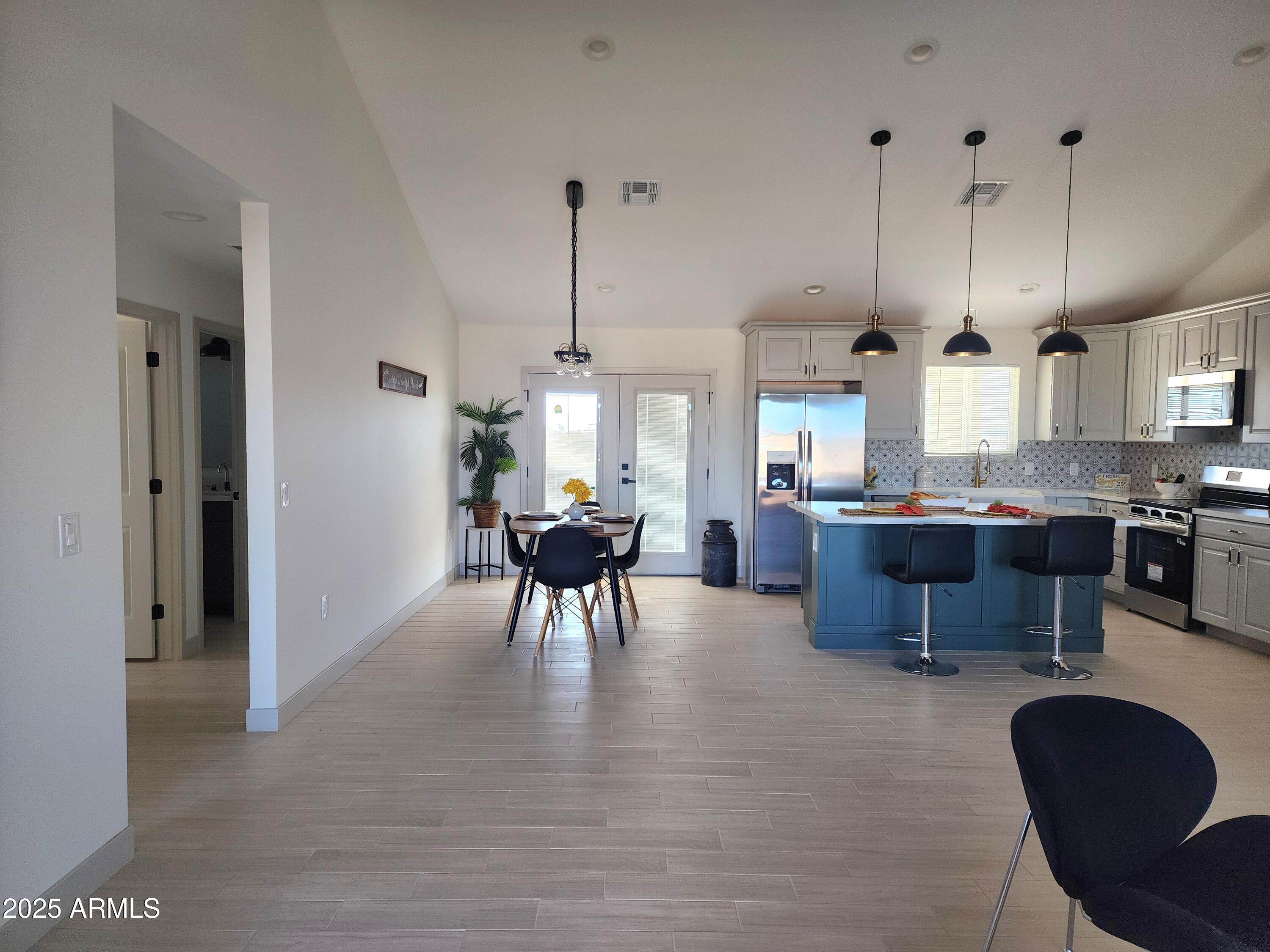 36915 W MONROE Street