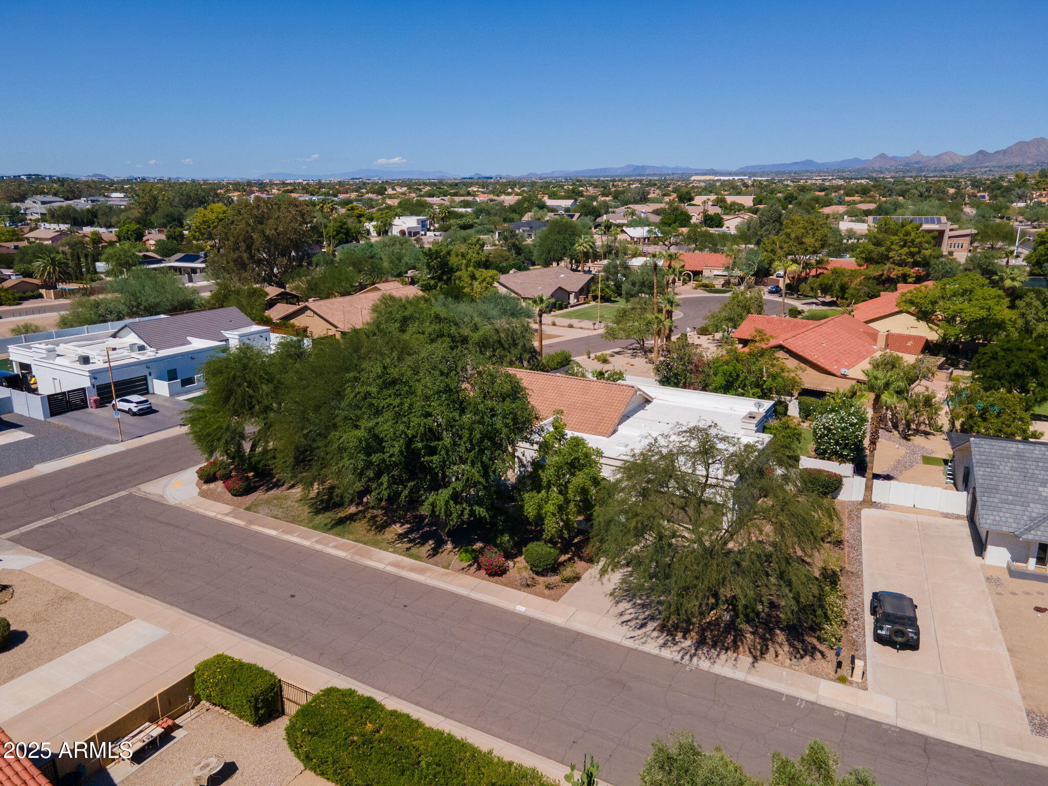 9504 E Sunnyside Drive