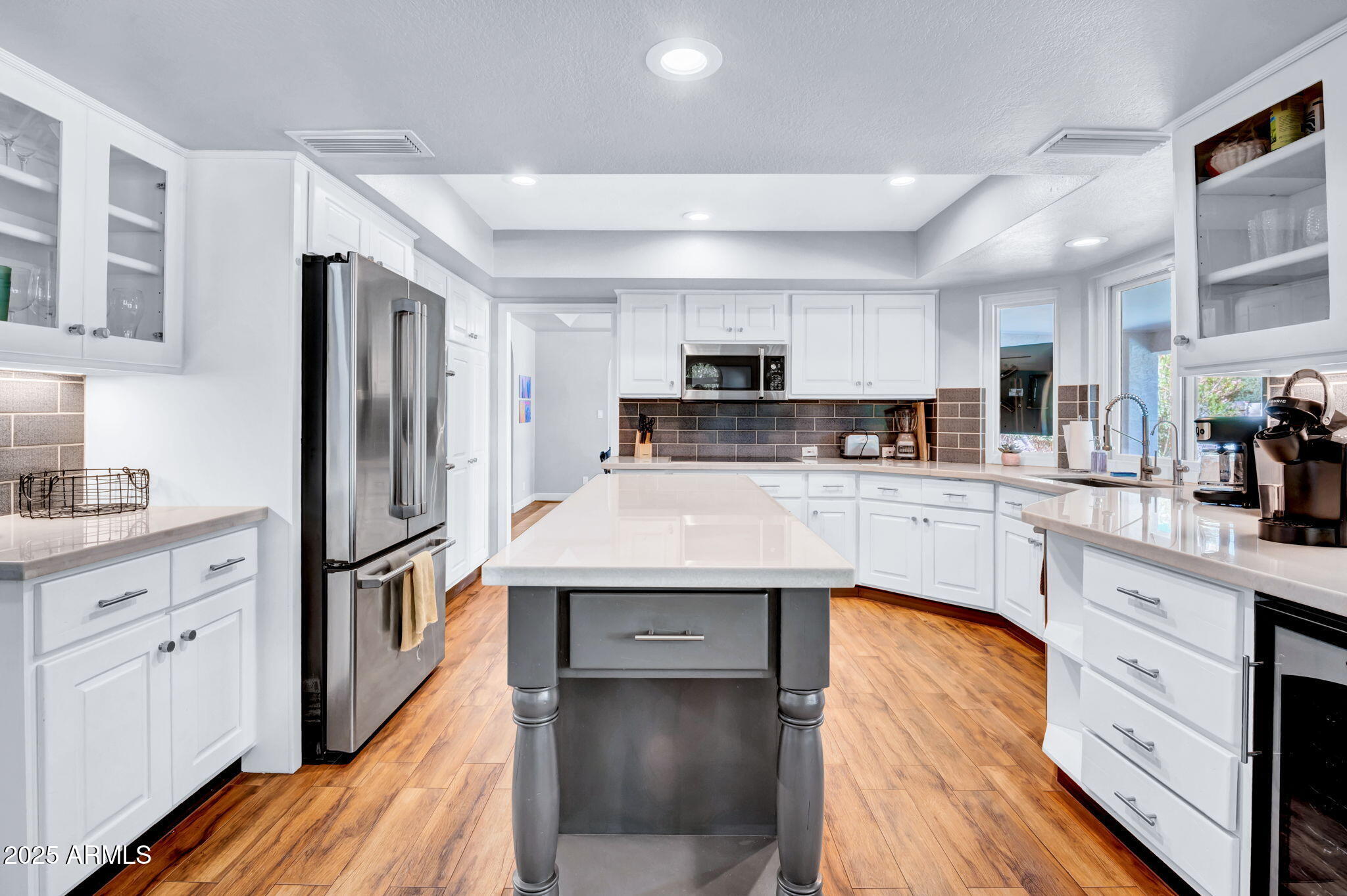 9504 E Sunnyside Drive