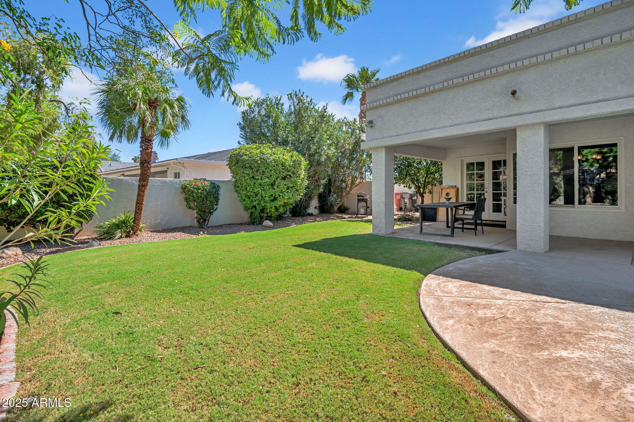 9504 E Sunnyside Drive
