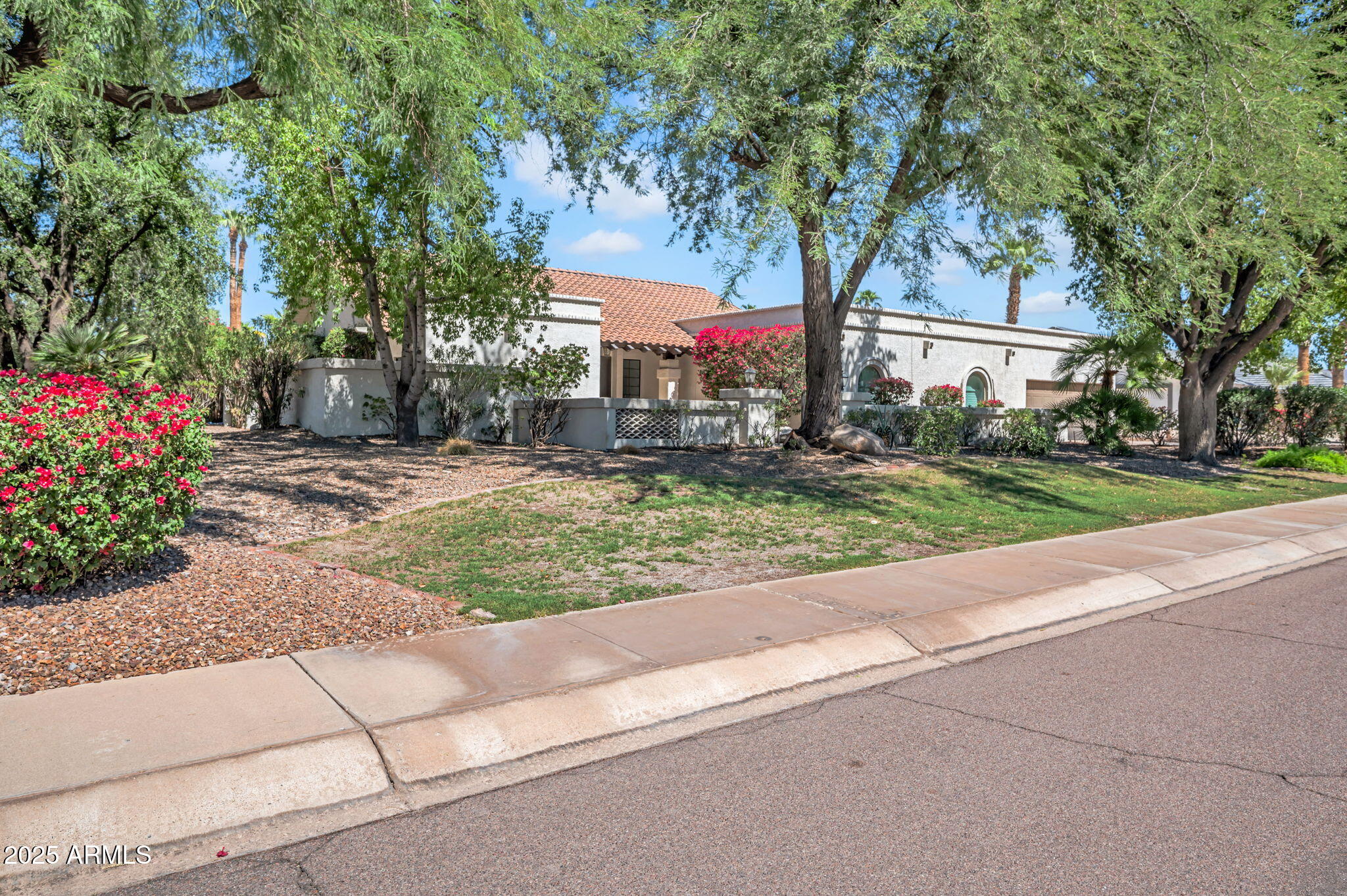 9504 E Sunnyside Drive