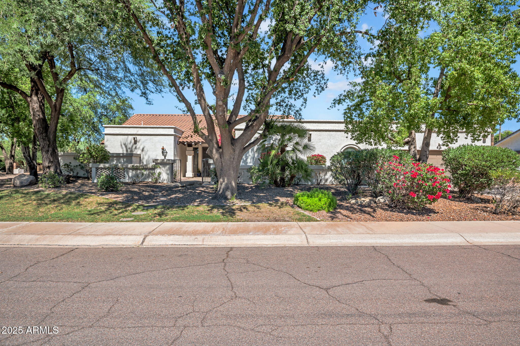 9504 E Sunnyside Drive
