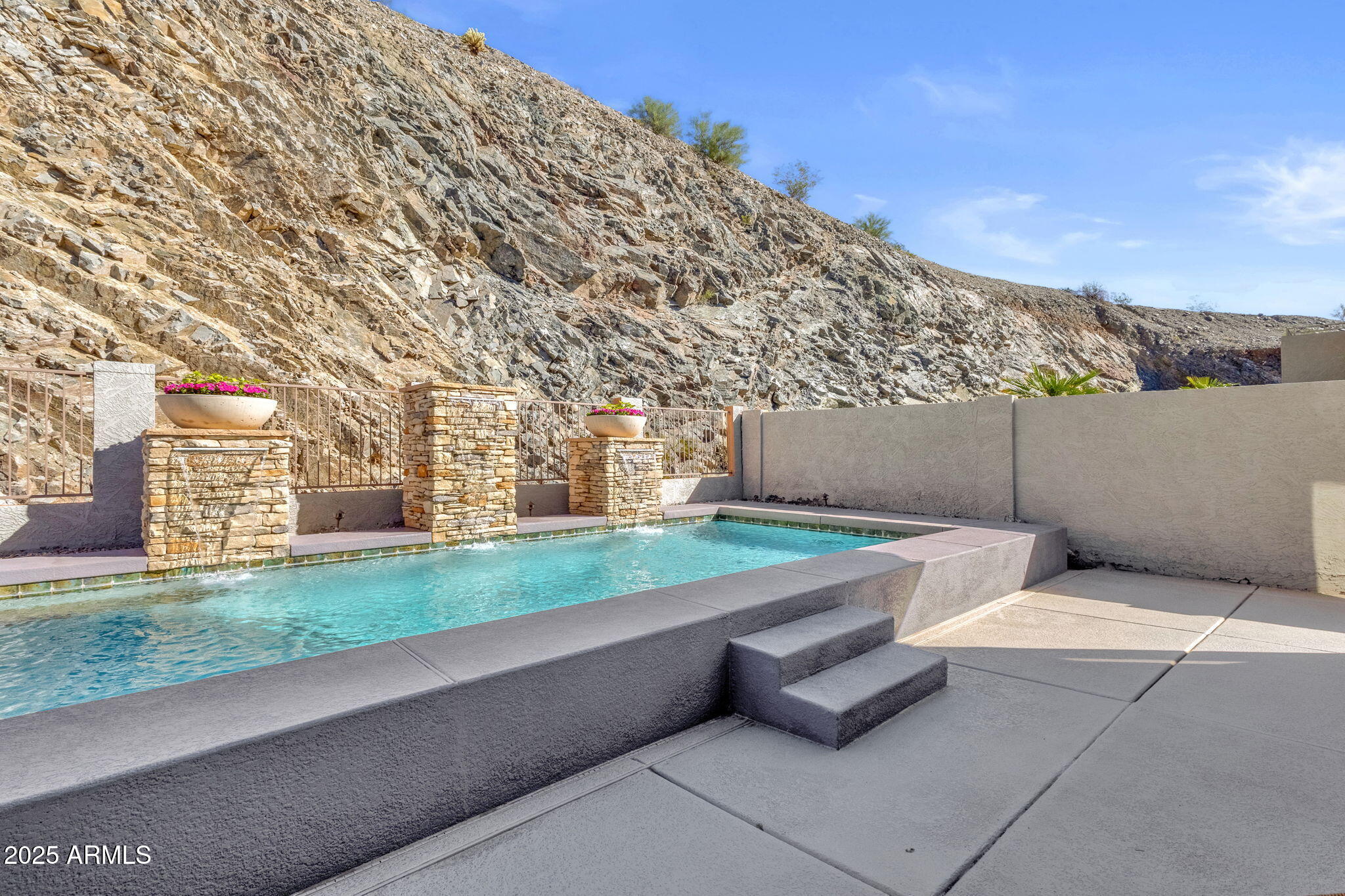 1452 E SOUTH FORK Drive, Phoenix