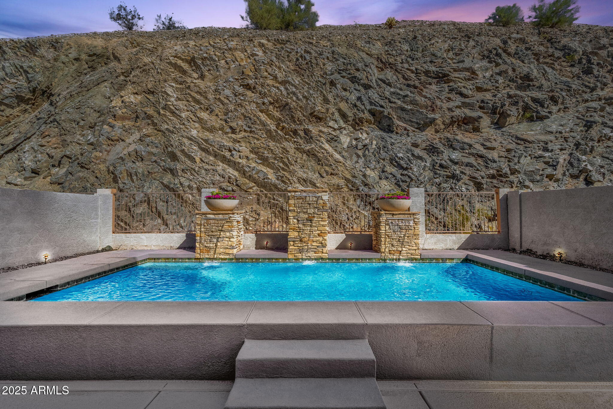 1452 E SOUTH FORK Drive, Phoenix