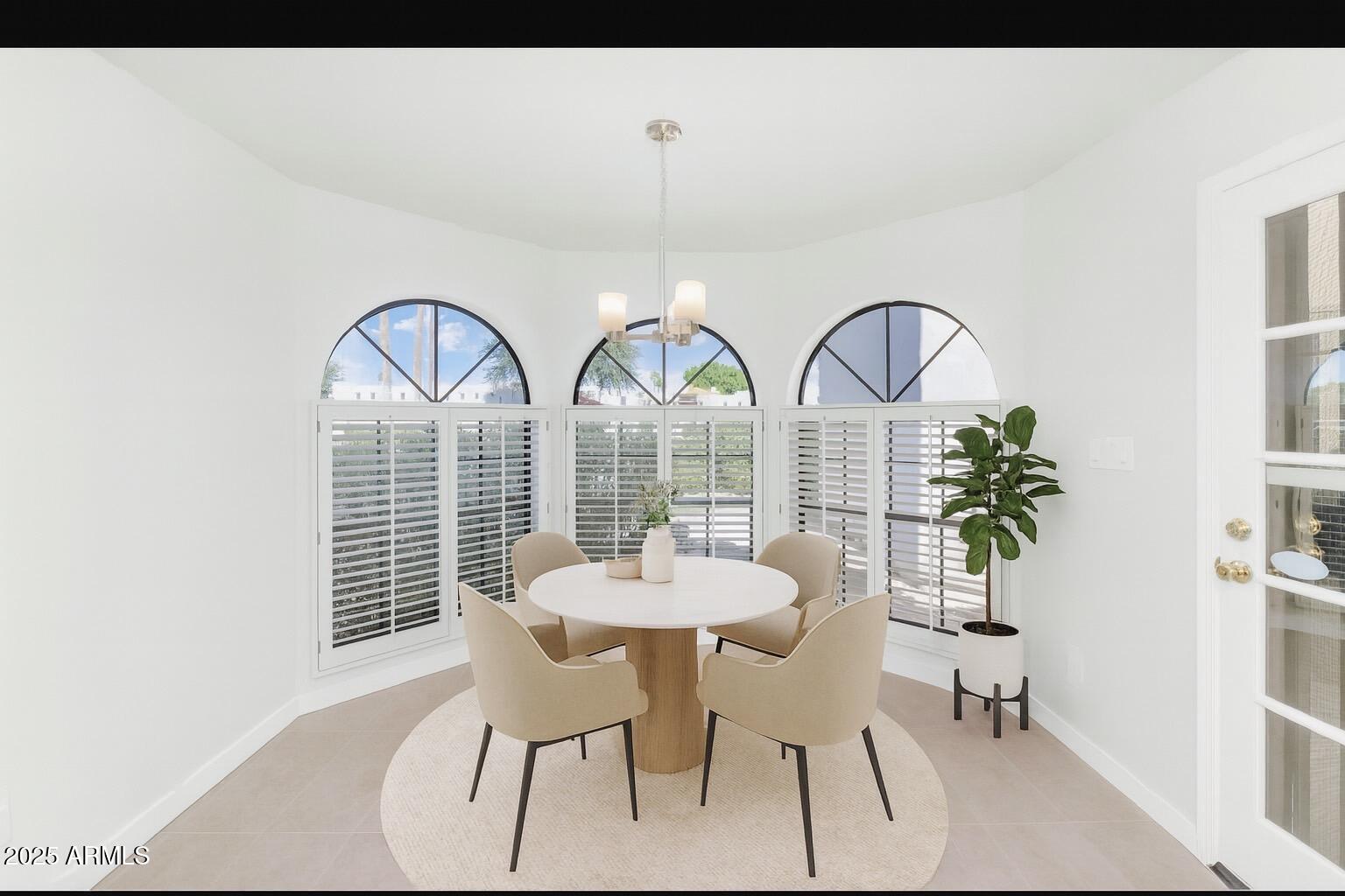 4009 E ROUND HILL Drive