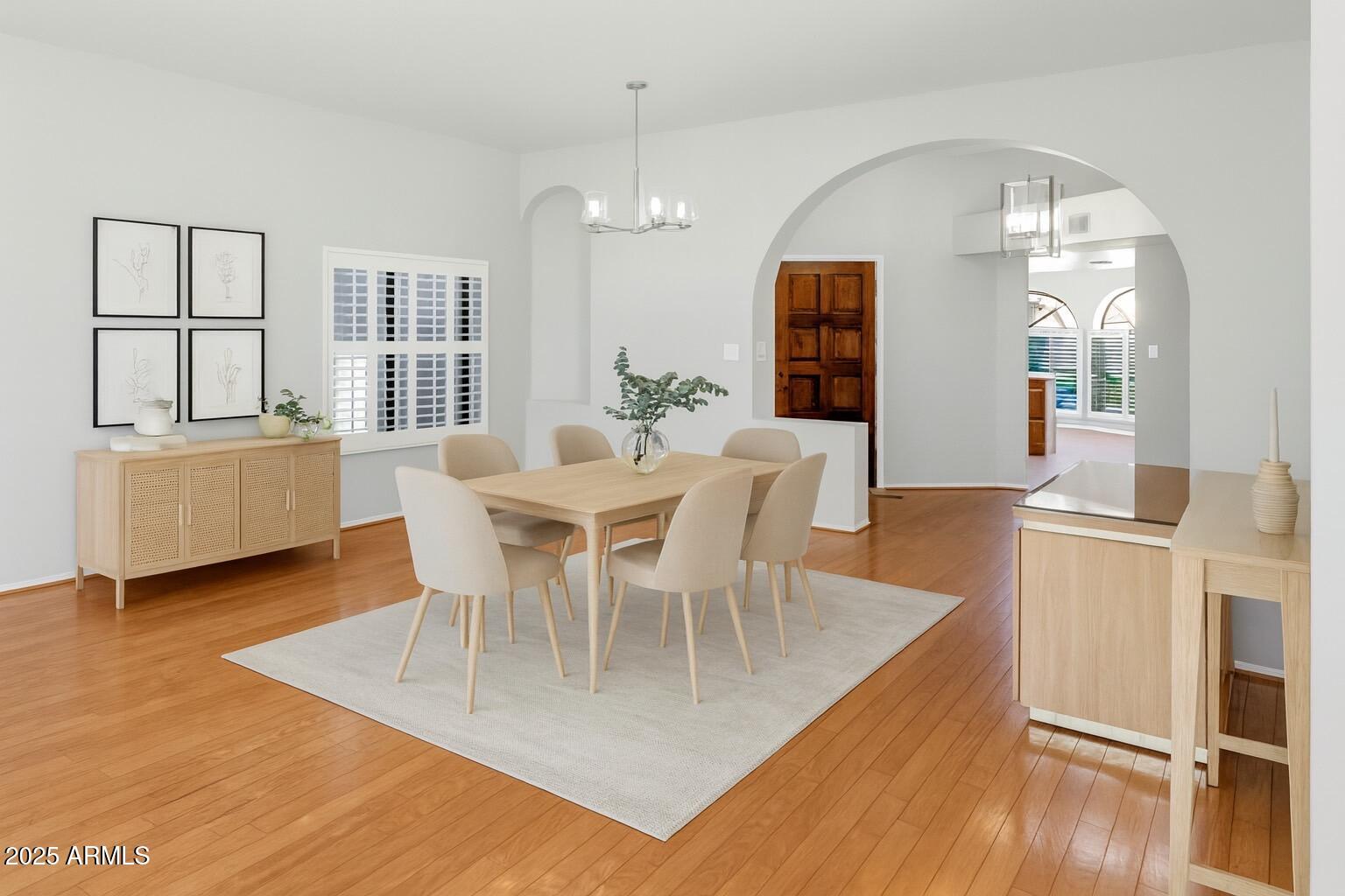 4009 E ROUND HILL Drive