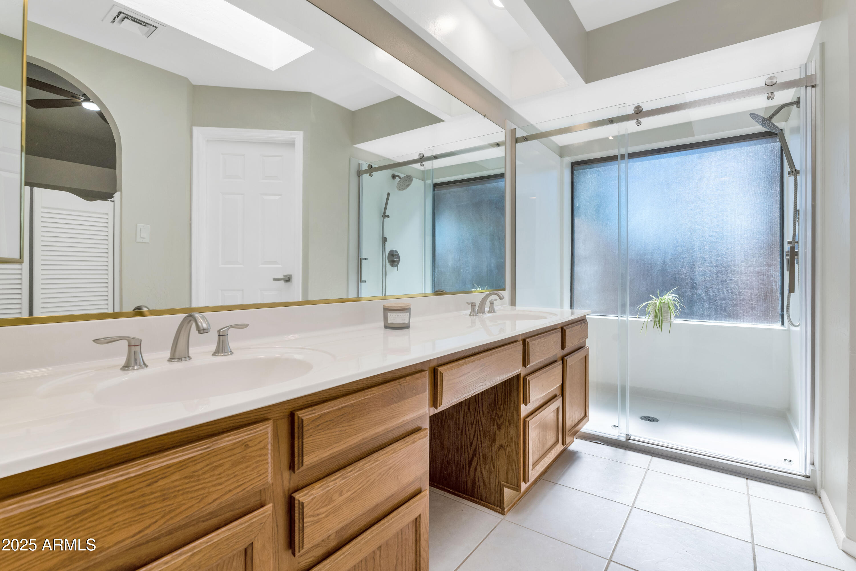 4009 E ROUND HILL Drive