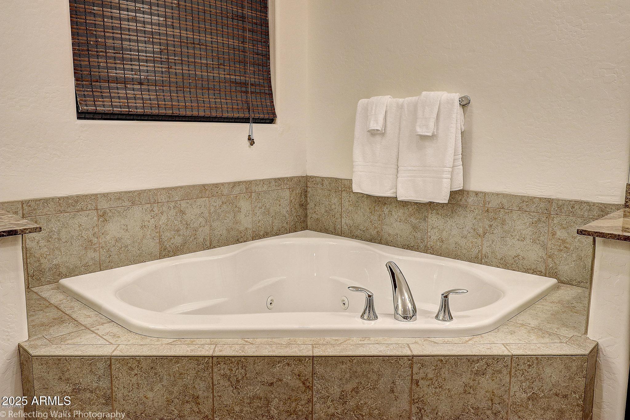 3163 E LOS ALTOS Court