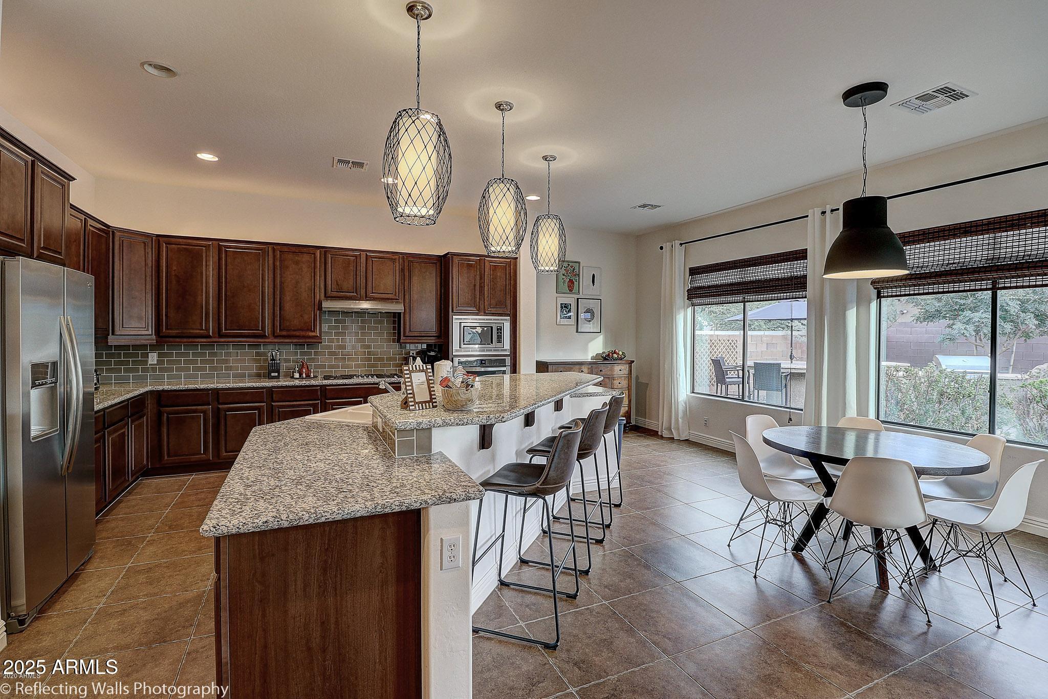 3163 E LOS ALTOS Court