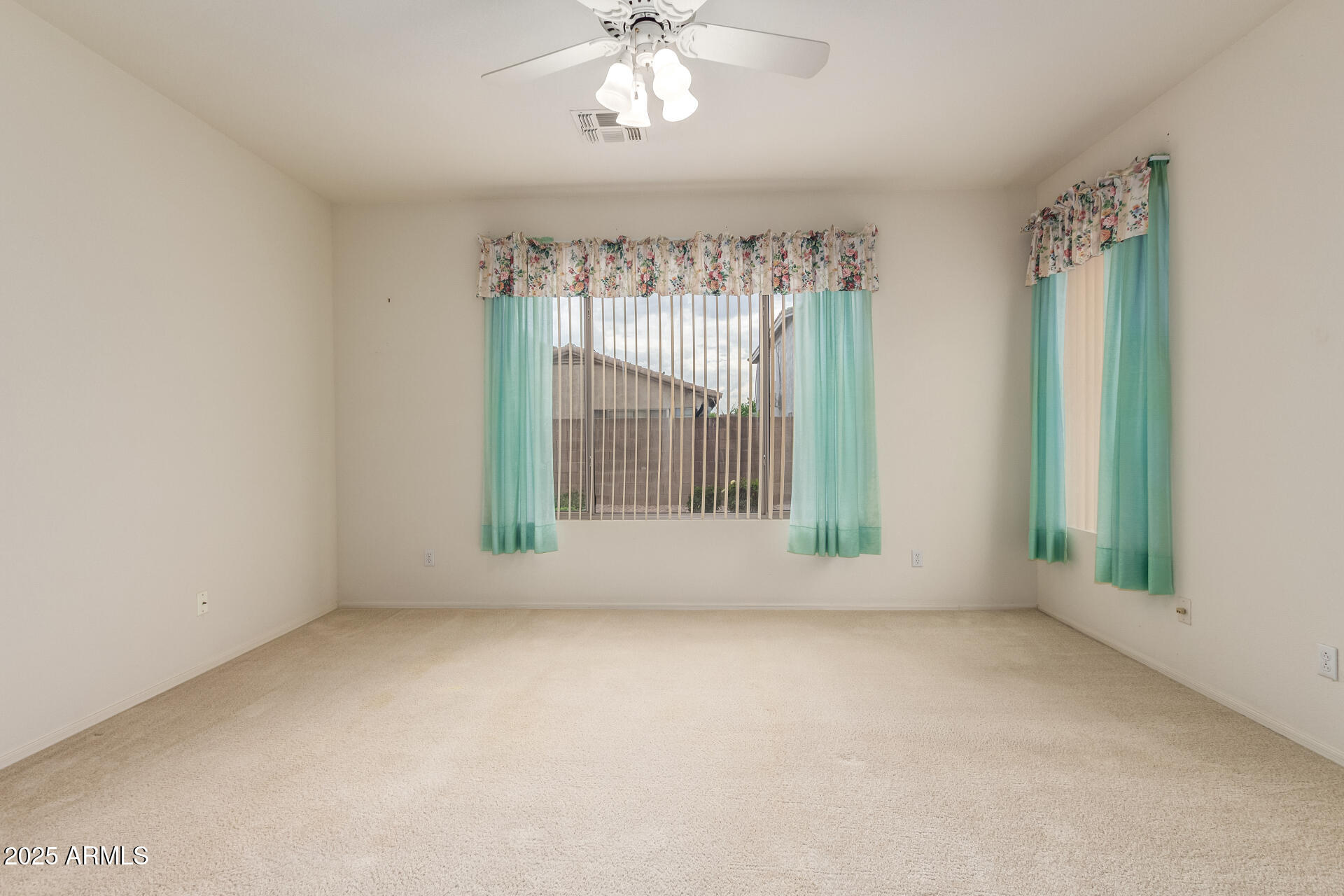 9225 W RUNION Drive, Peoria