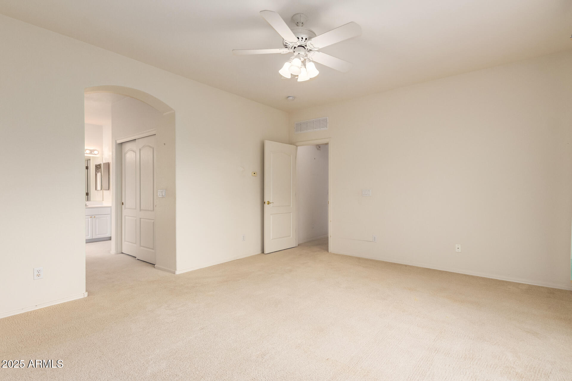 9225 W RUNION Drive, Peoria