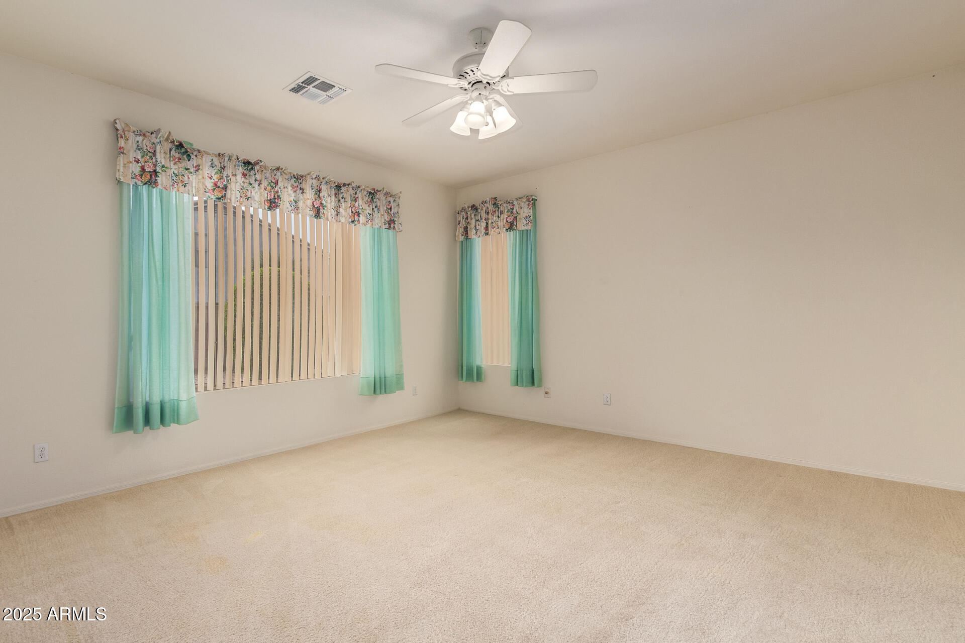 9225 W RUNION Drive, Peoria