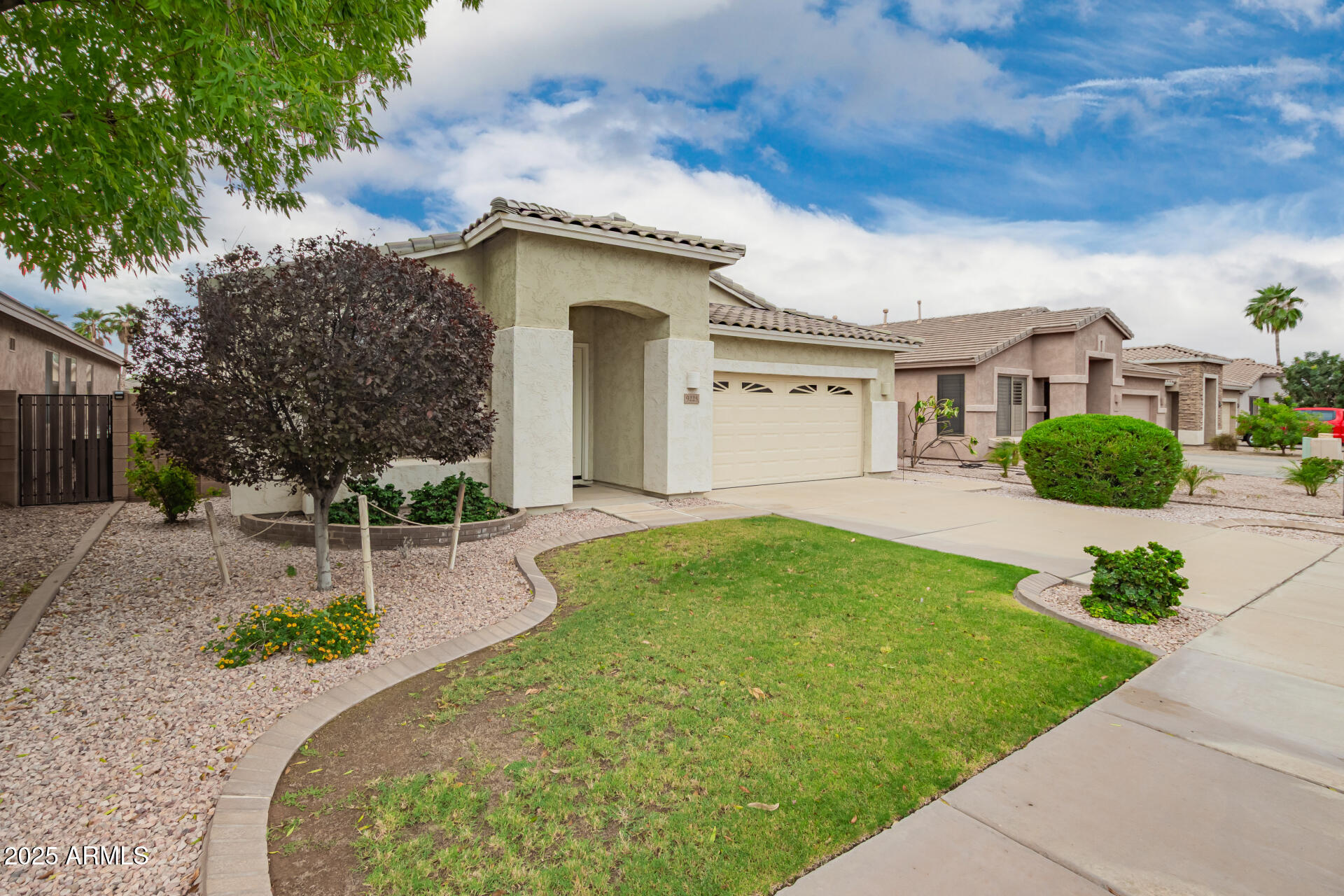 9225 W RUNION Drive, Peoria