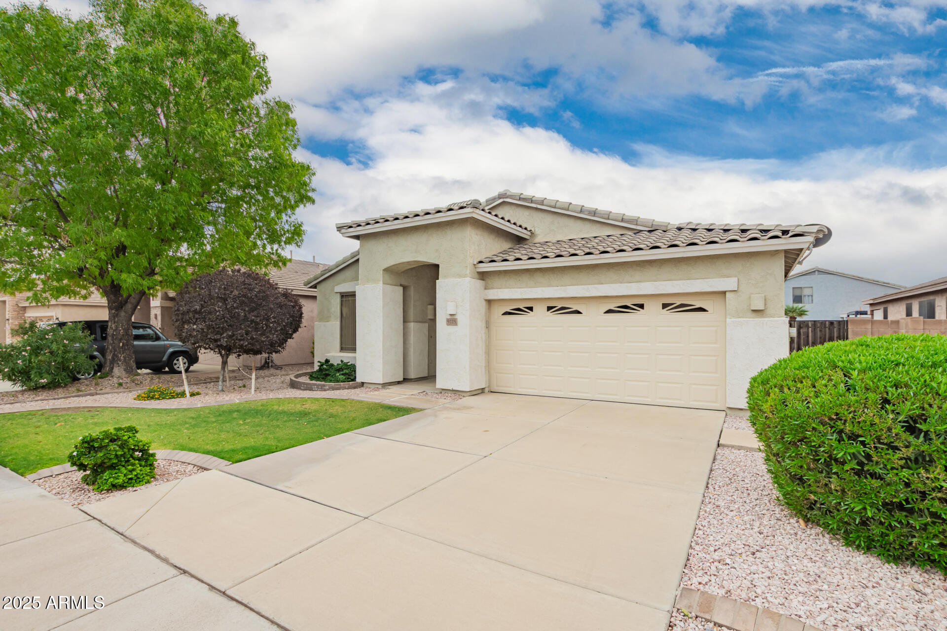 9225 W RUNION Drive, Peoria