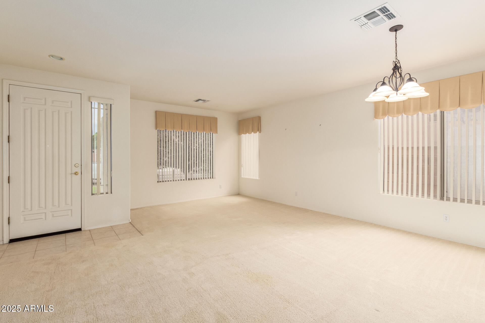 9225 W RUNION Drive, Peoria