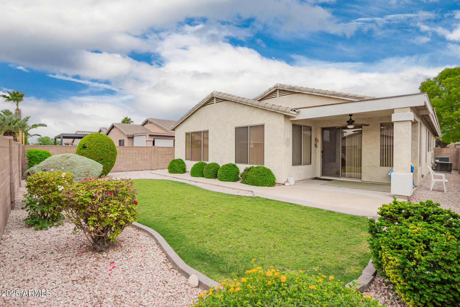 9225 W RUNION Drive, Peoria