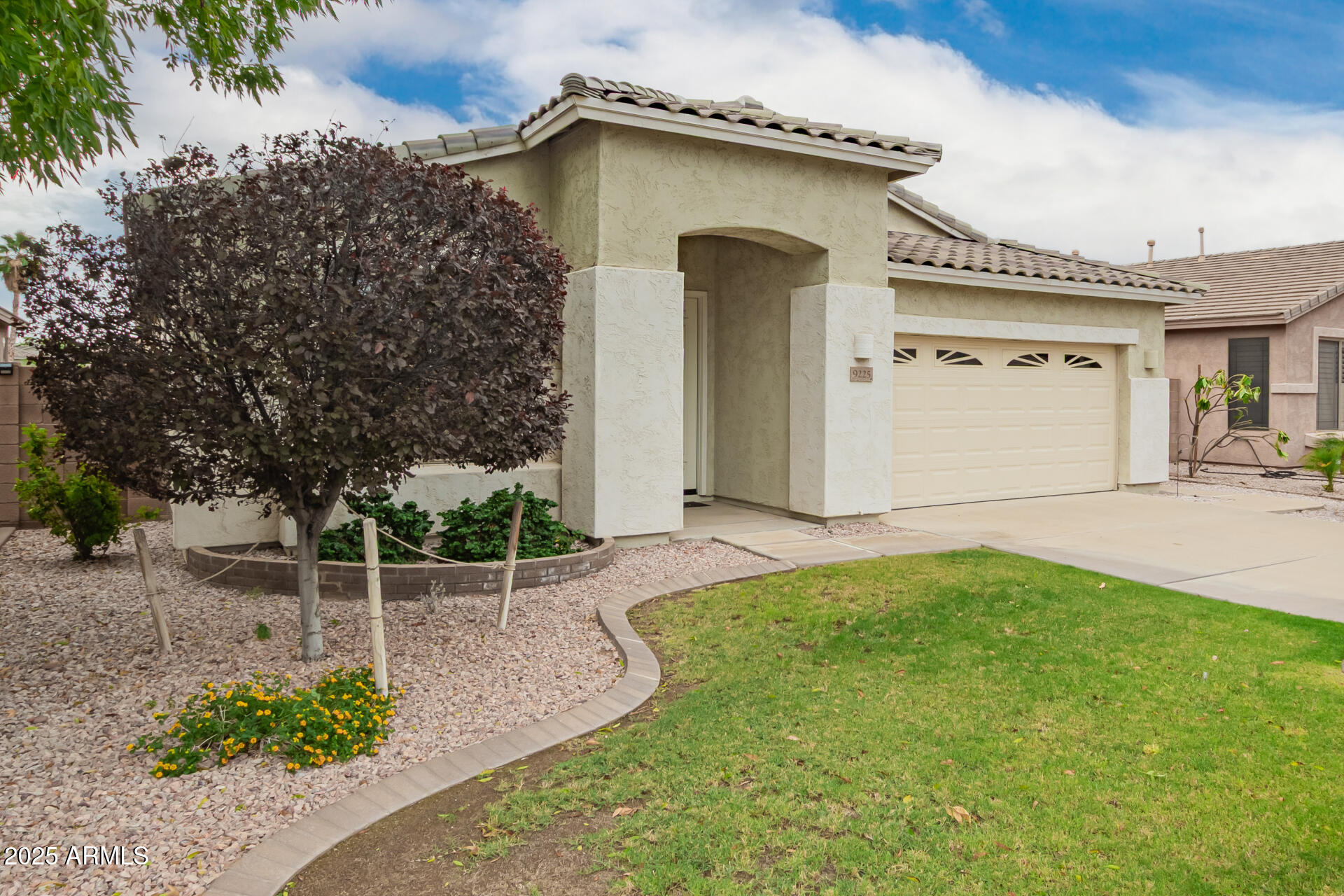 9225 W RUNION Drive, Peoria