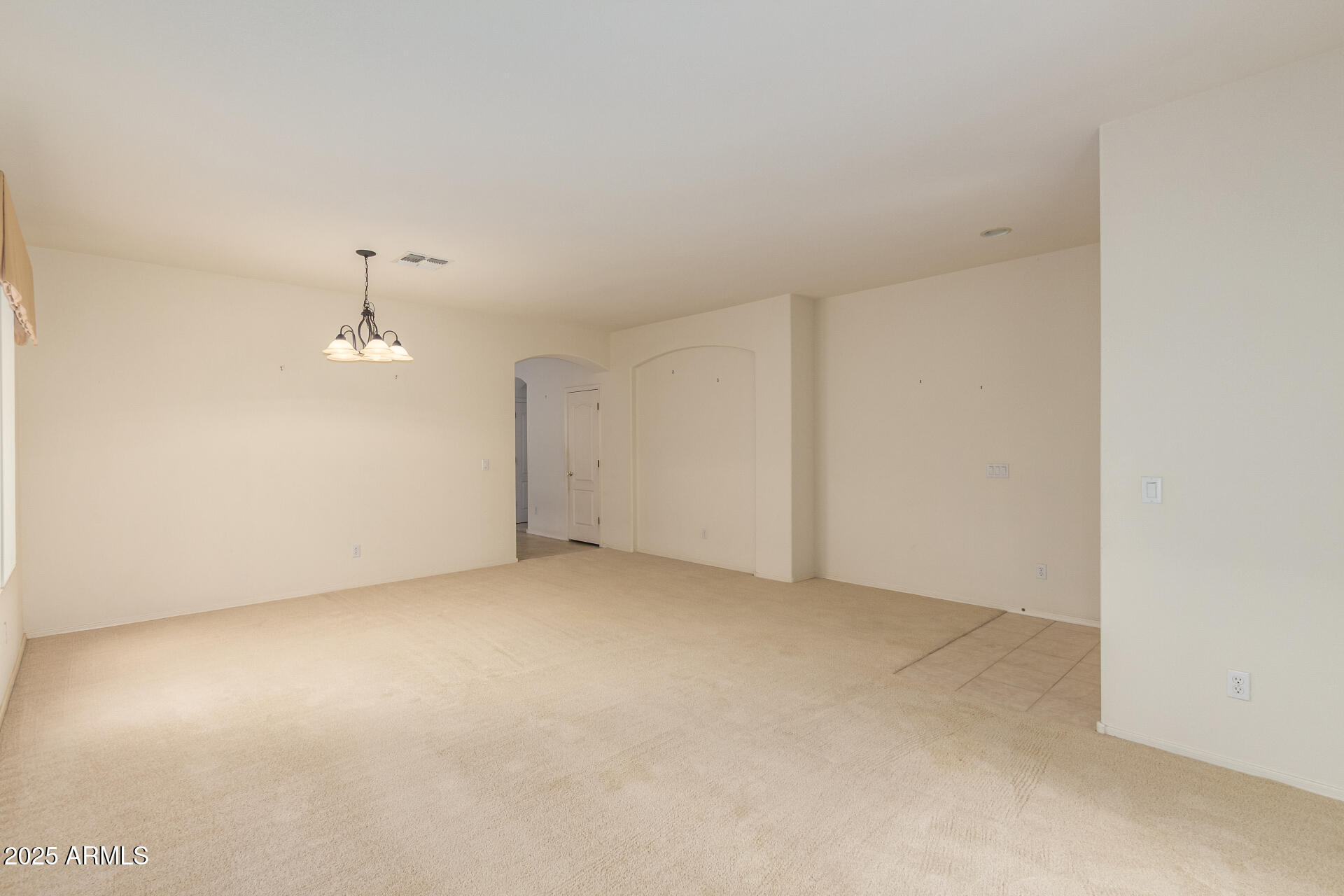 9225 W RUNION Drive, Peoria