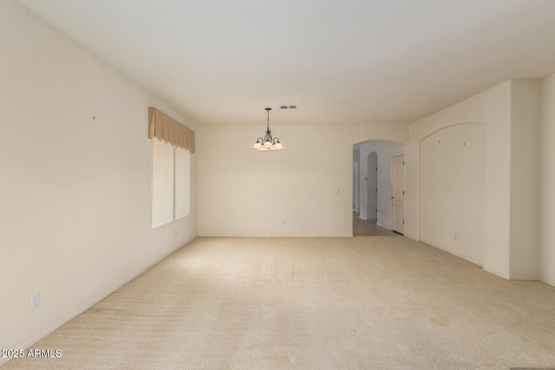 9225 W RUNION Drive, Peoria