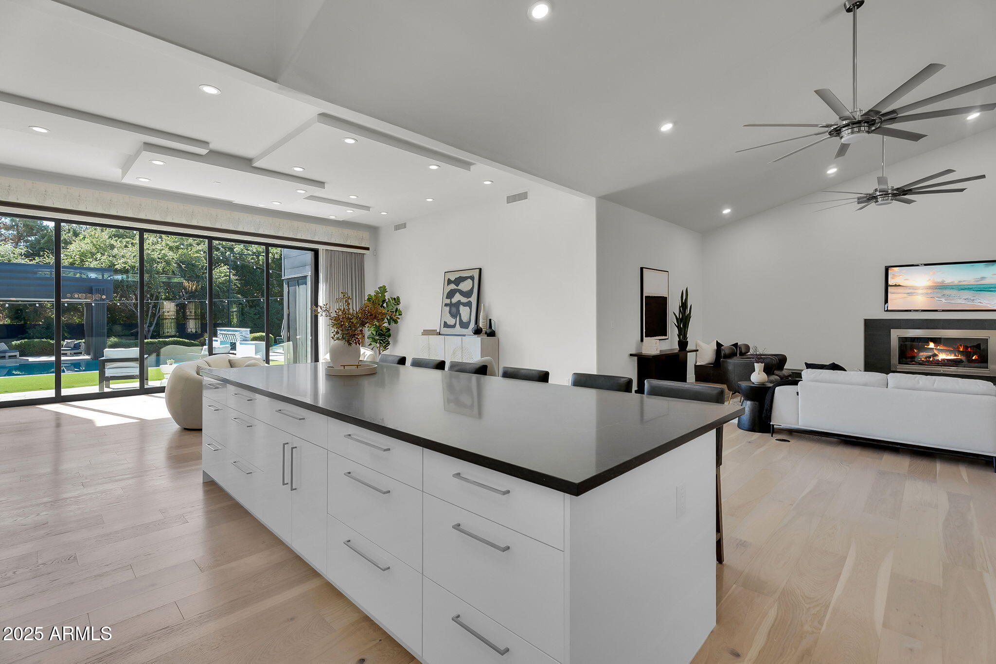 5509 W SOFT WIND Drive, Glendale