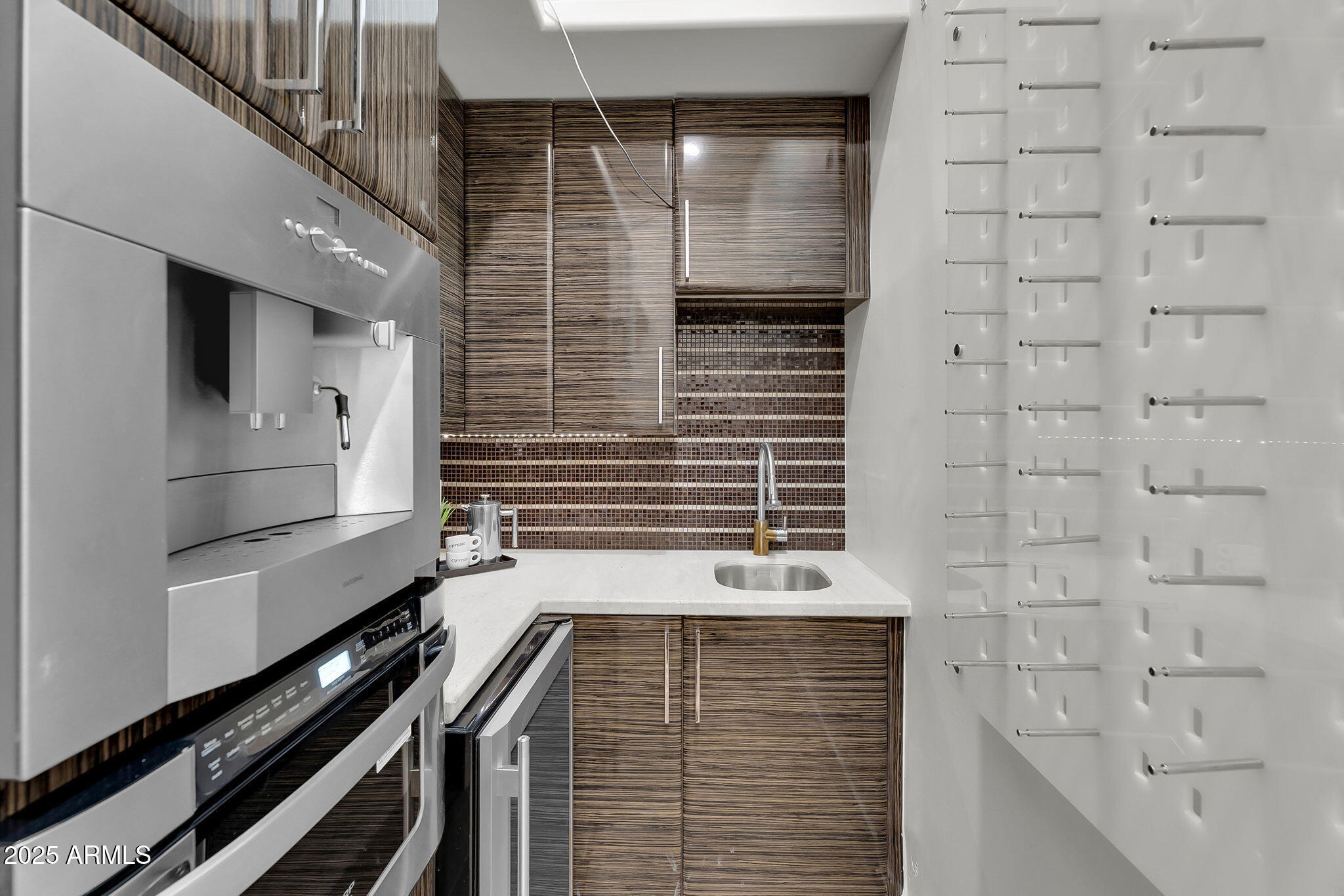 5509 W SOFT WIND Drive, Glendale