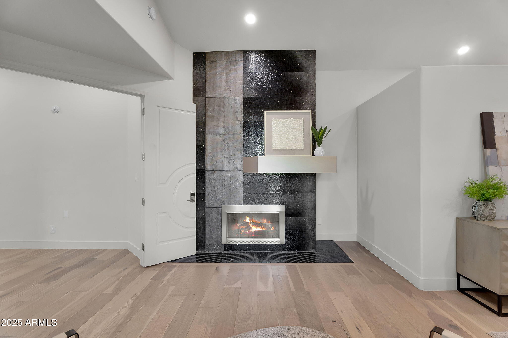 5509 W SOFT WIND Drive, Glendale