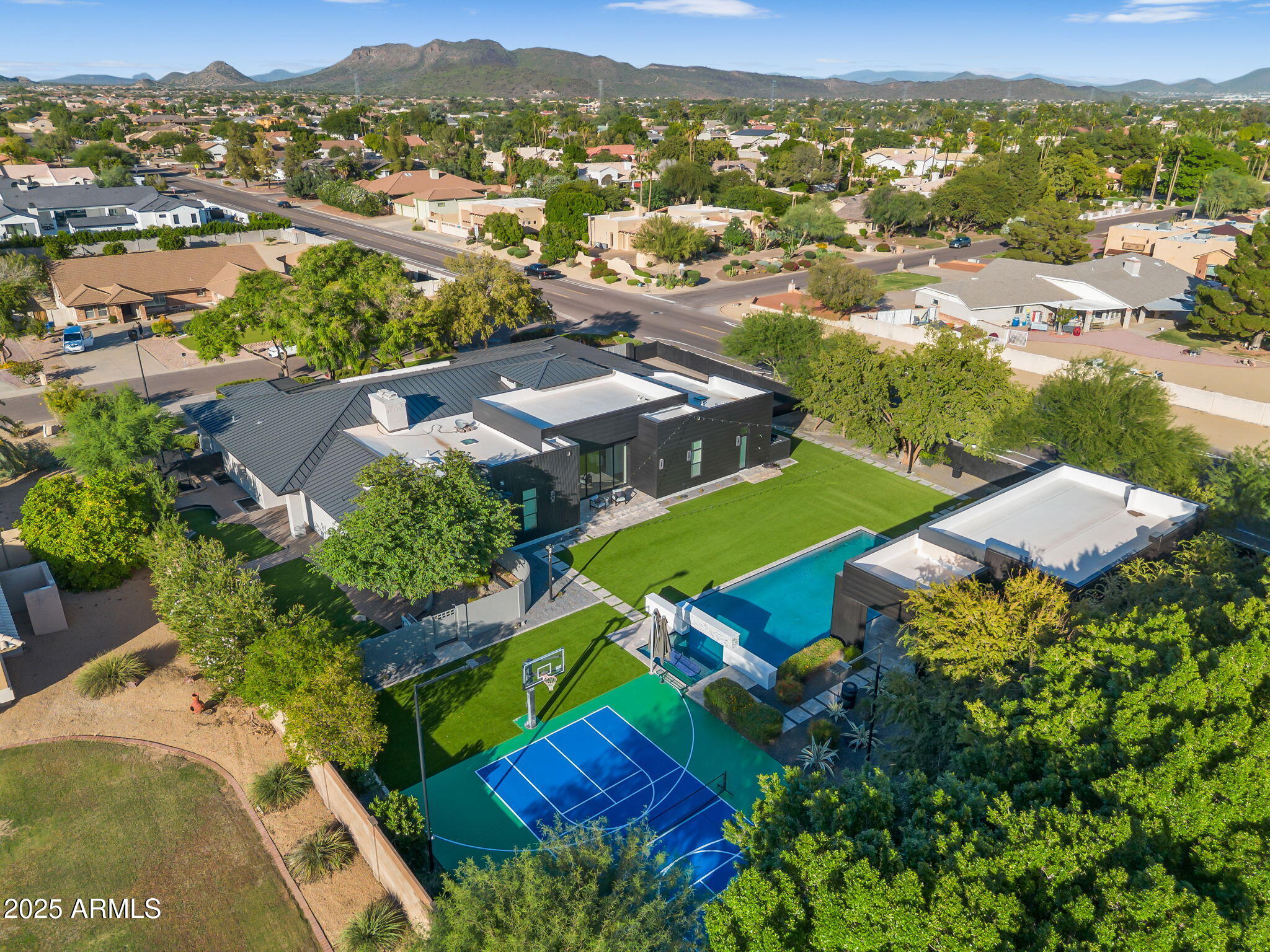 5509 W SOFT WIND Drive, Glendale